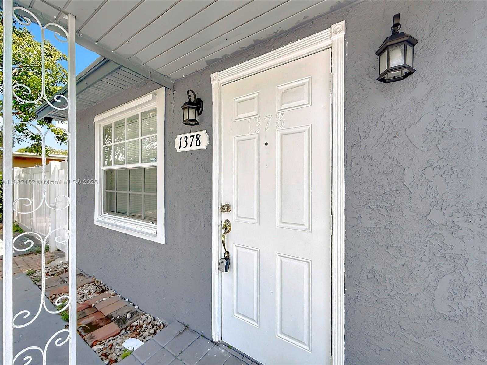 Small Image of 1378 SOUTH WEST 26TH AVE, Fort Lauderdale Number 17