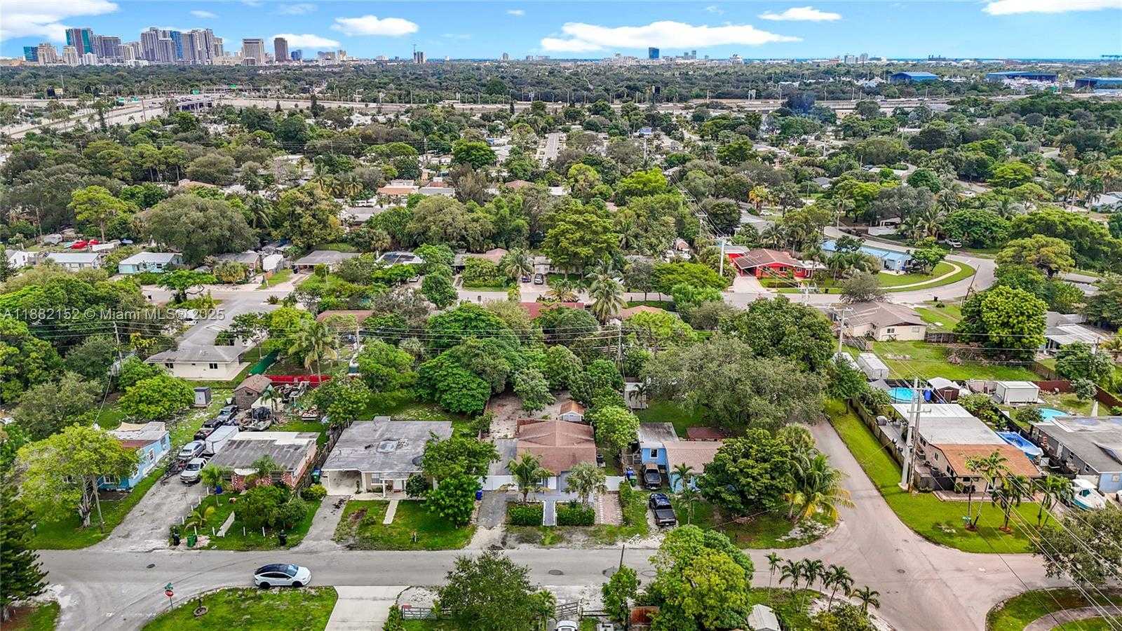 Small Image of 1378 SOUTH WEST 26TH AVE, Fort Lauderdale Number 3