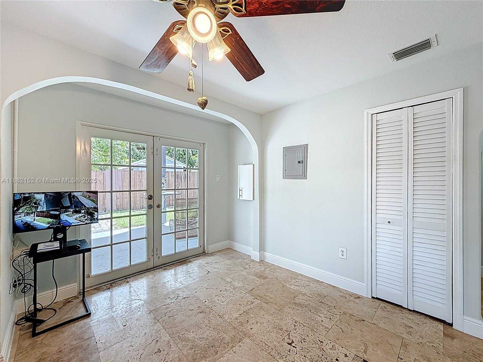 Small Image of 1378 SOUTH WEST 26TH AVE, Fort Lauderdale Number 31