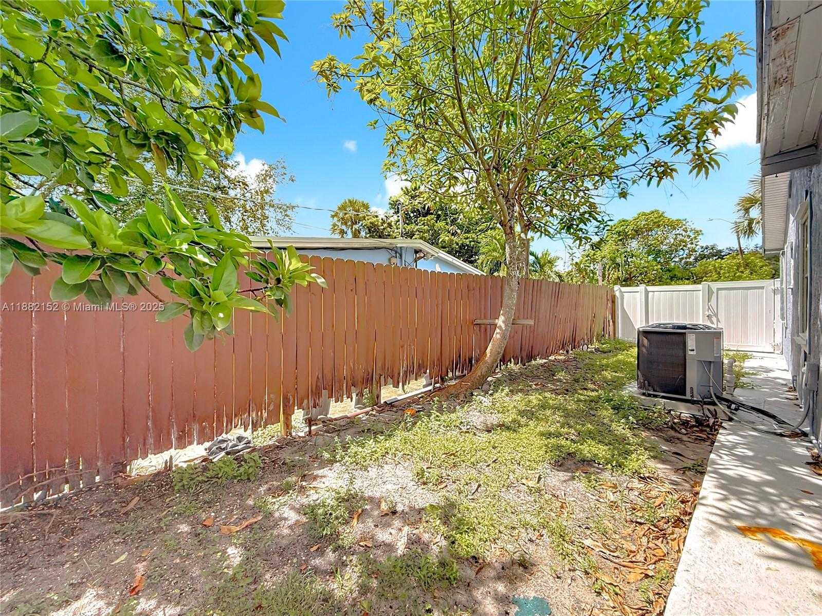 Small Image of 1378 SOUTH WEST 26TH AVE, Fort Lauderdale Number 49