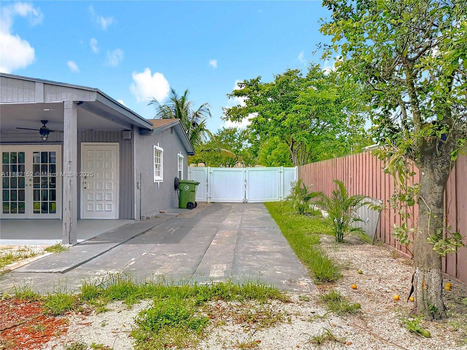 Small Image of 1378 SOUTH WEST 26TH AVE, Fort Lauderdale Number 50