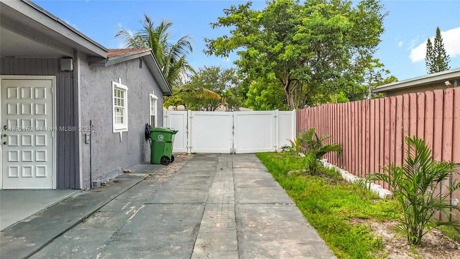 Small Image of 1378 SOUTH WEST 26TH AVE, Fort Lauderdale Number 58
