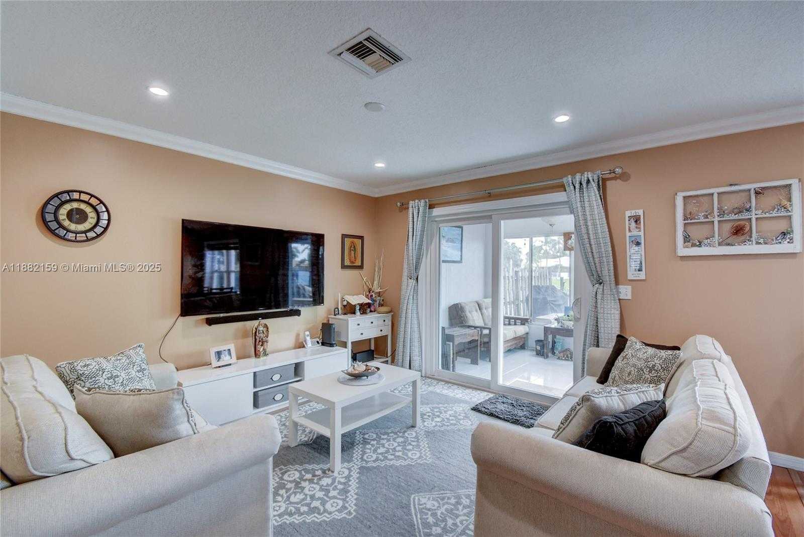 Small Image of 6194 BUENA VISTA DR #6194, Margate Number 10