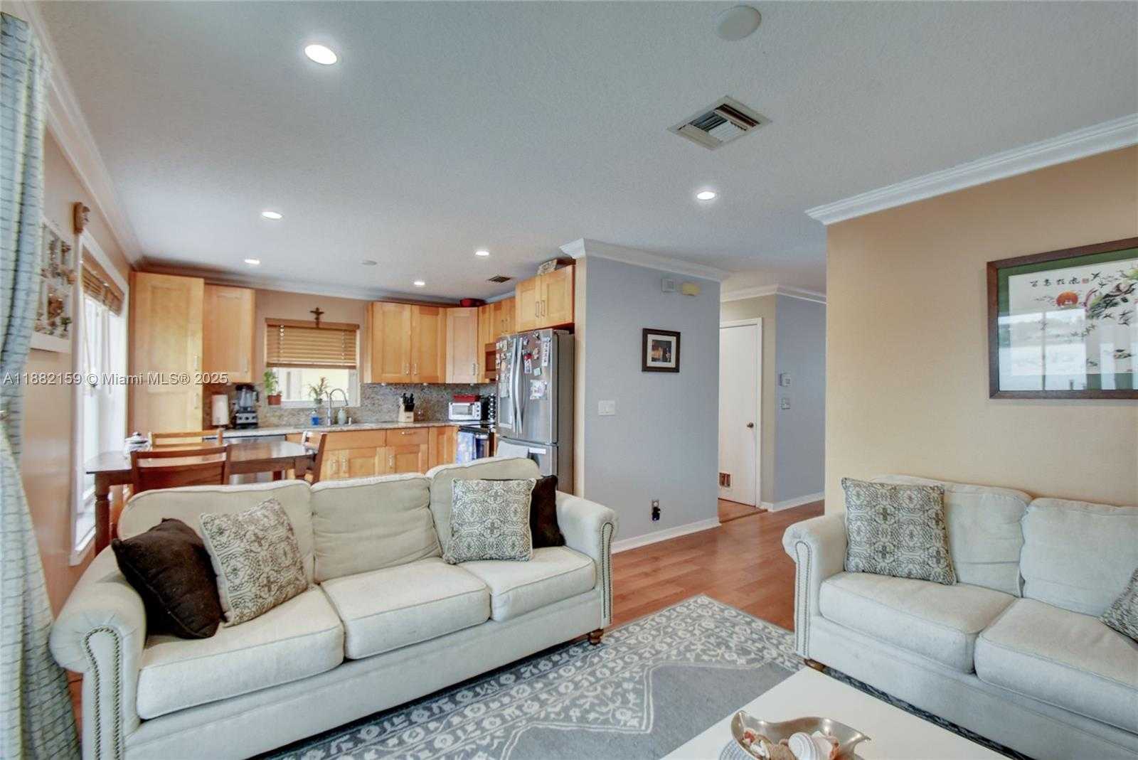 Small Image of 6194 BUENA VISTA DR #6194, Margate Number 11