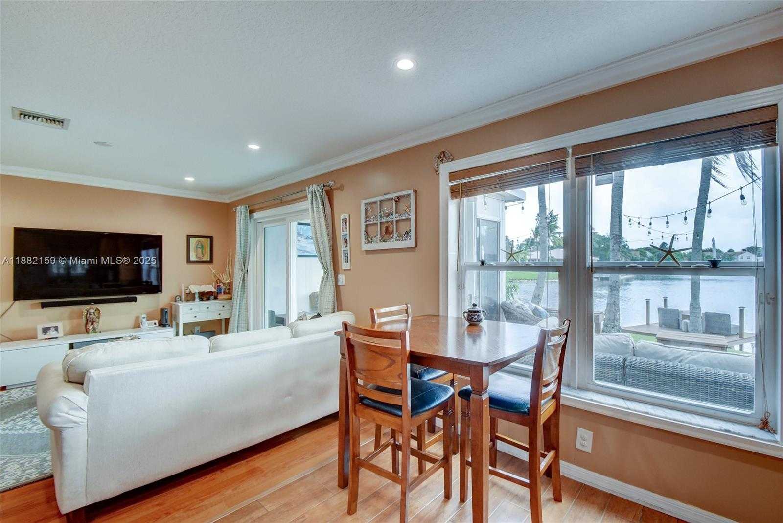 Small Image of 6194 BUENA VISTA DR #6194, Margate Number 12