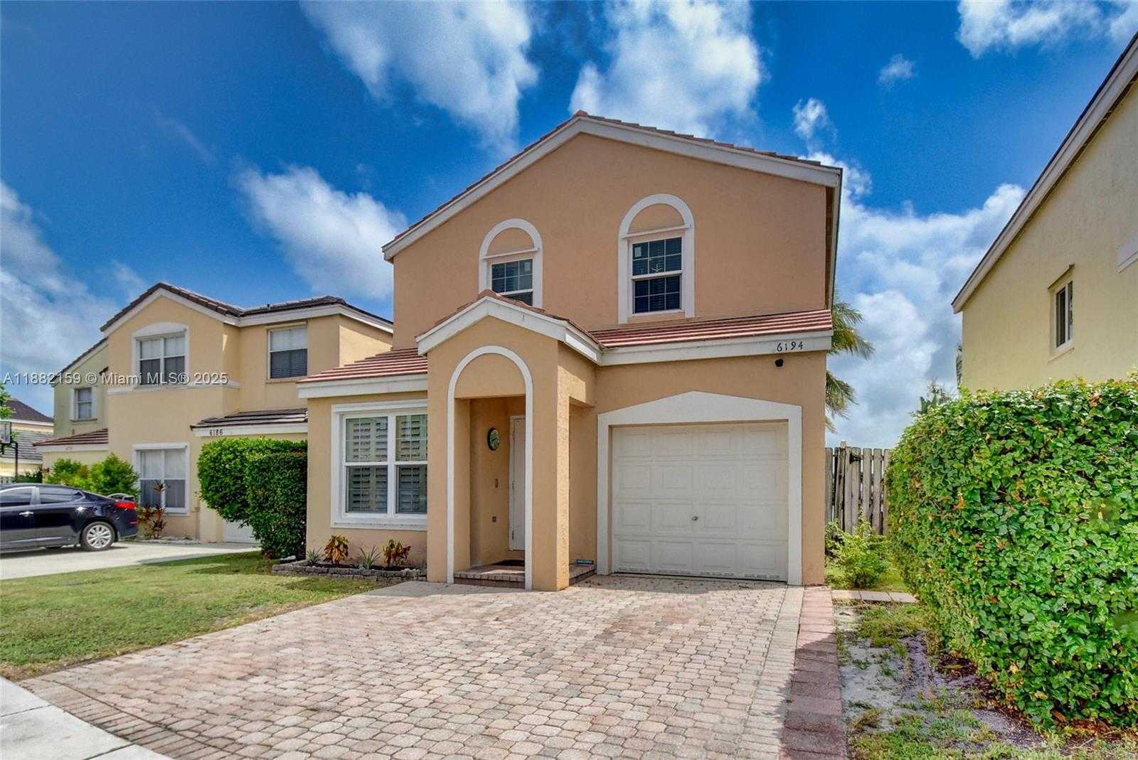 Small Image of 6194 BUENA VISTA DR #6194, Margate Number 2