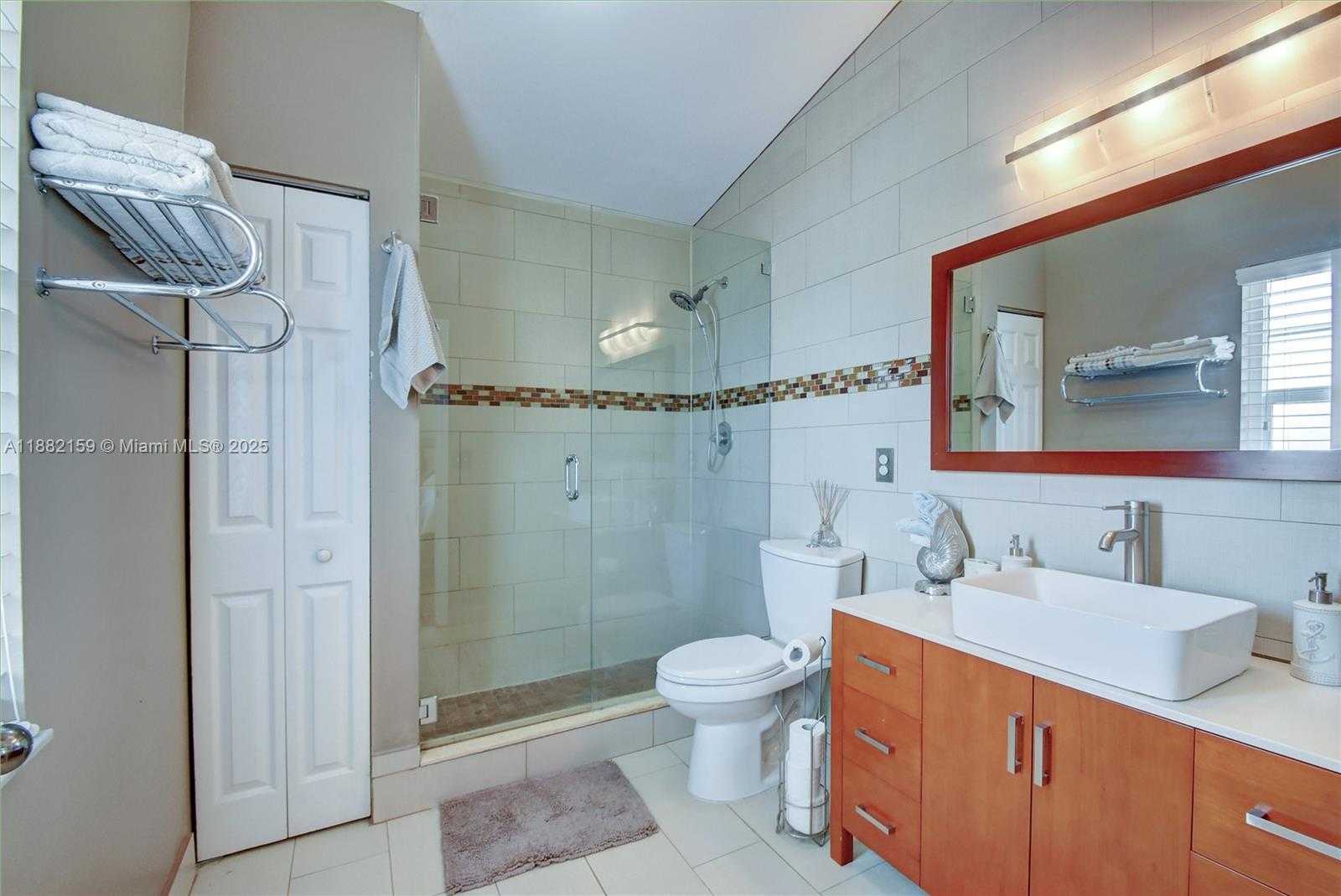 Small Image of 6194 BUENA VISTA DR #6194, Margate Number 23