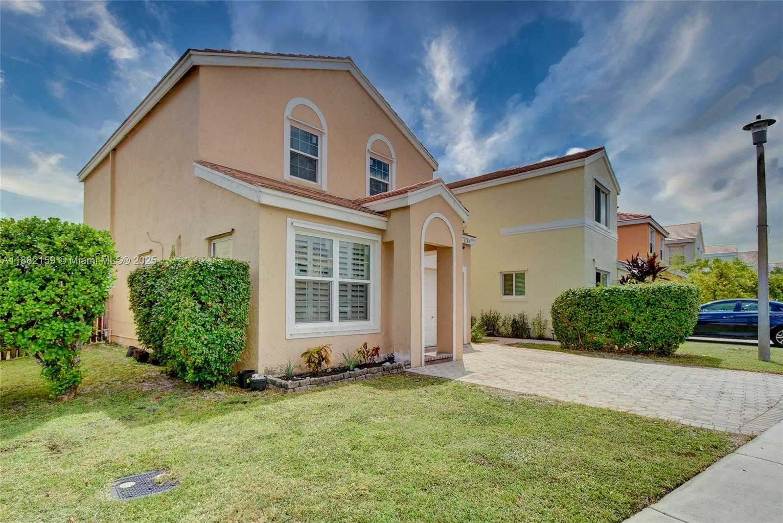 Small Image of 6194 BUENA VISTA DR #6194, Margate Number 3