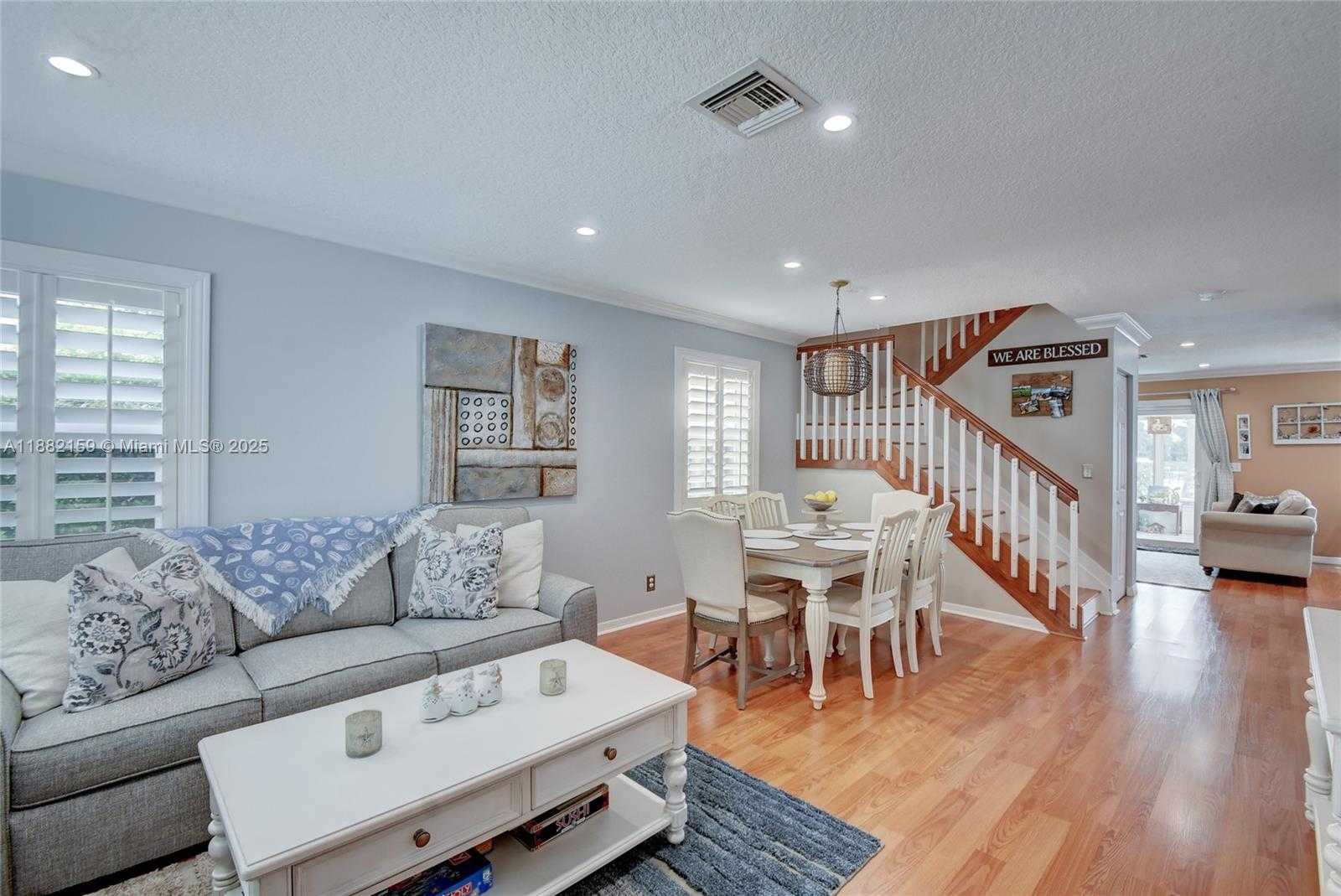 Small Image of 6194 BUENA VISTA DR #6194, Margate Number 4
