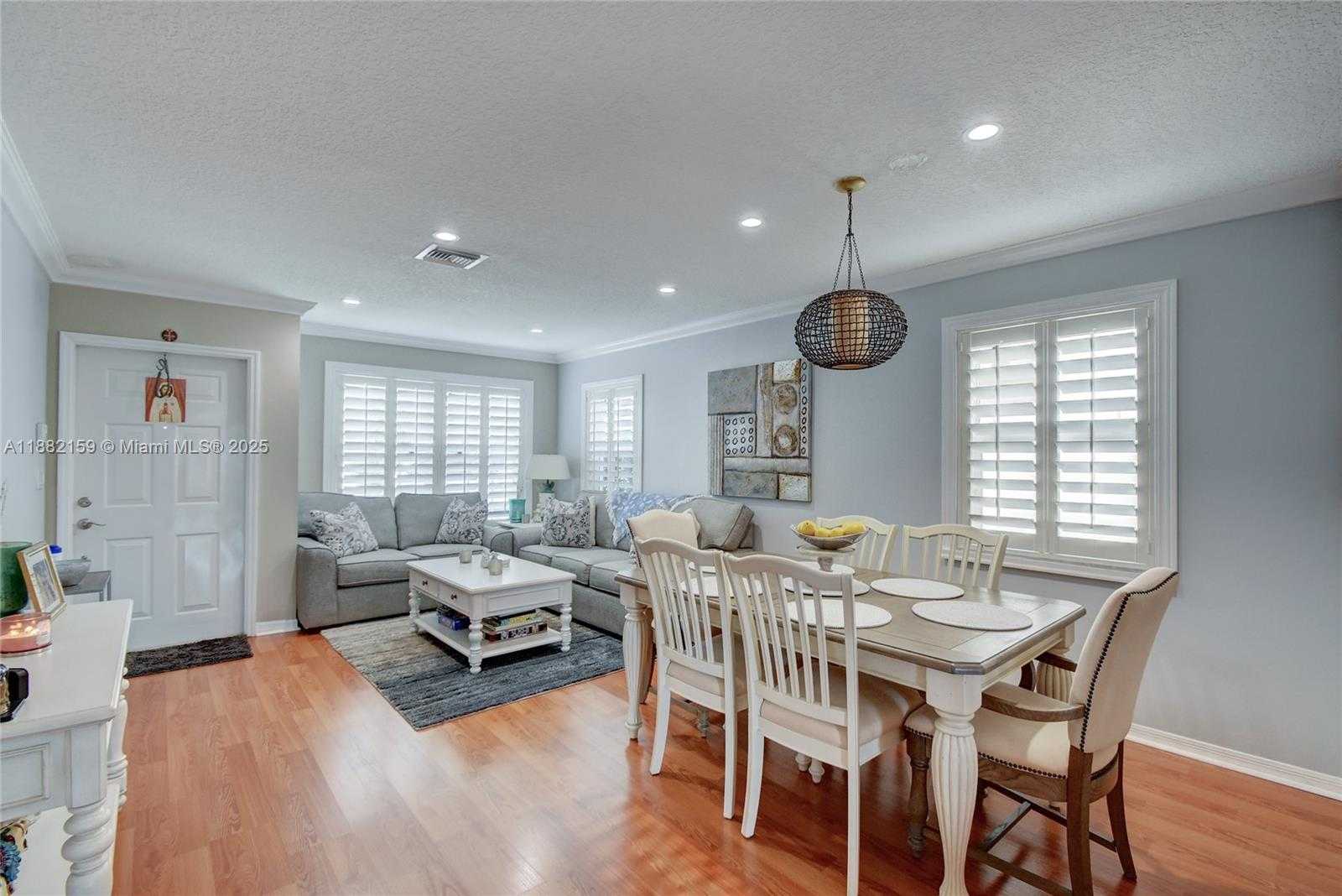 Small Image of 6194 BUENA VISTA DR #6194, Margate Number 5
