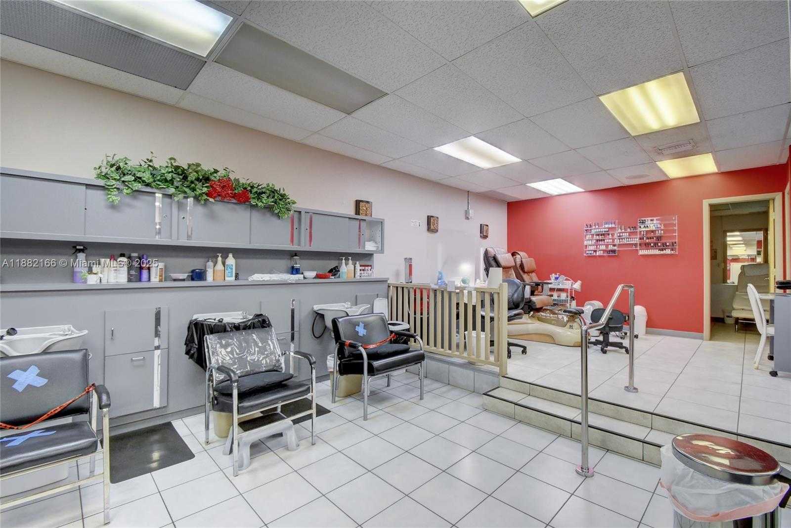 Small Image of 1985 SOUTH OCEAN DR #2N, Hallandale Beach Number 25