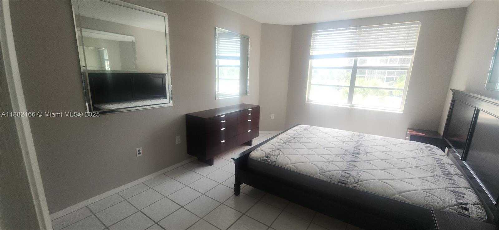 Small Image of 1985 SOUTH OCEAN DR #2N, Hallandale Beach Number 74