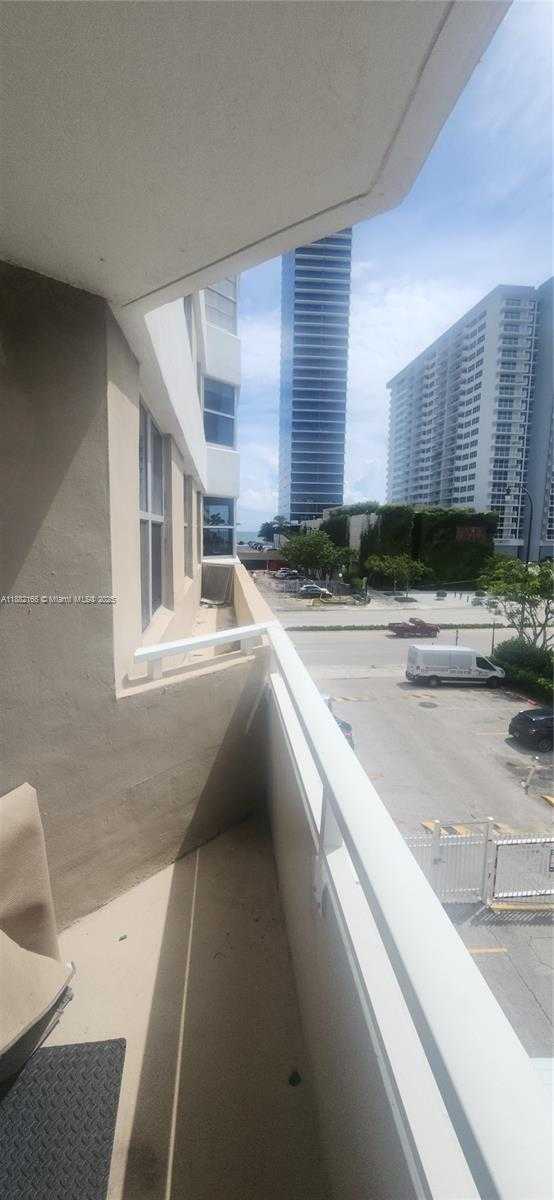 Small Image of 1985 SOUTH OCEAN DR #2N, Hallandale Beach Number 86