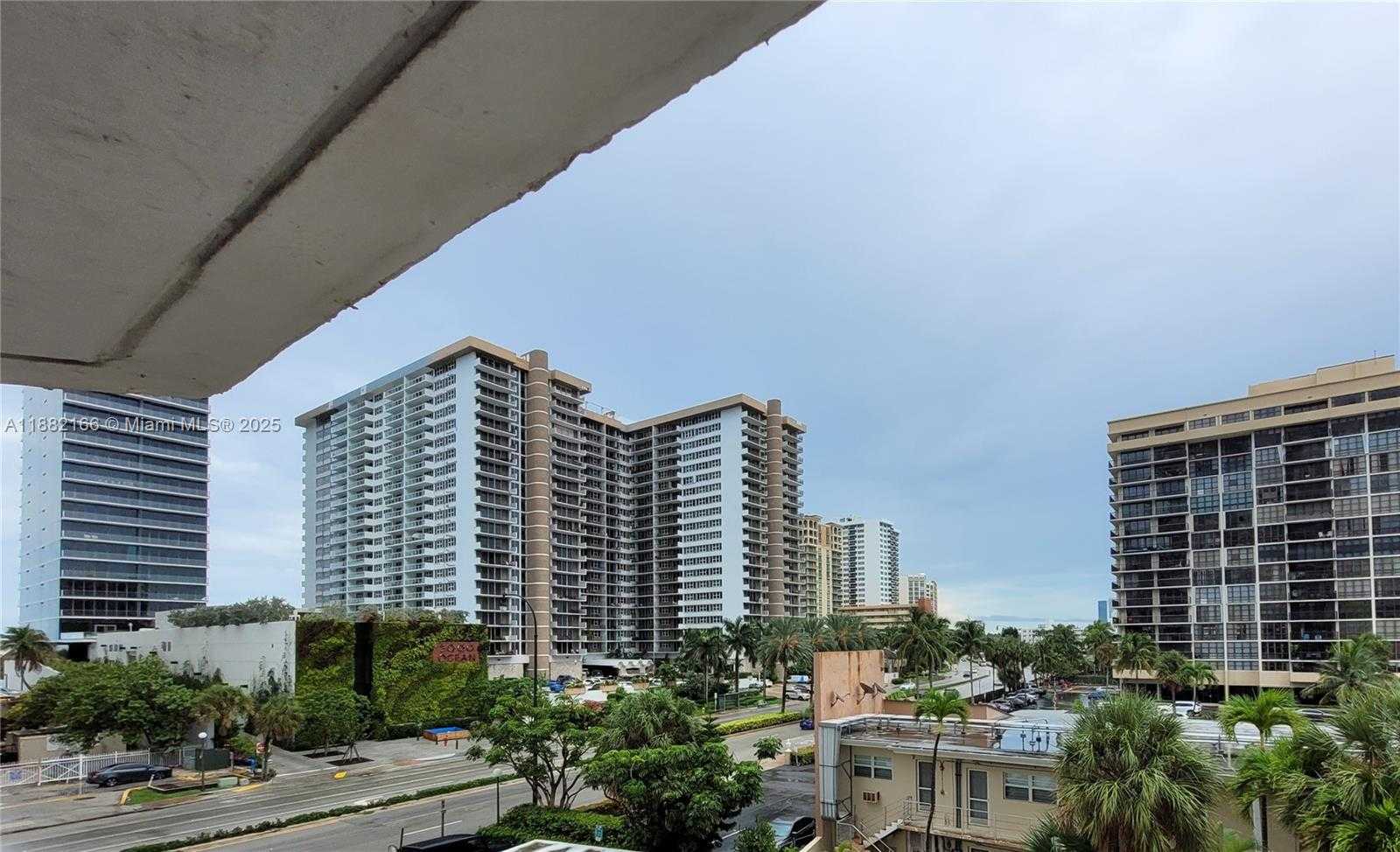 Small Image of 1985 SOUTH OCEAN DR #2N, Hallandale Beach Number 9