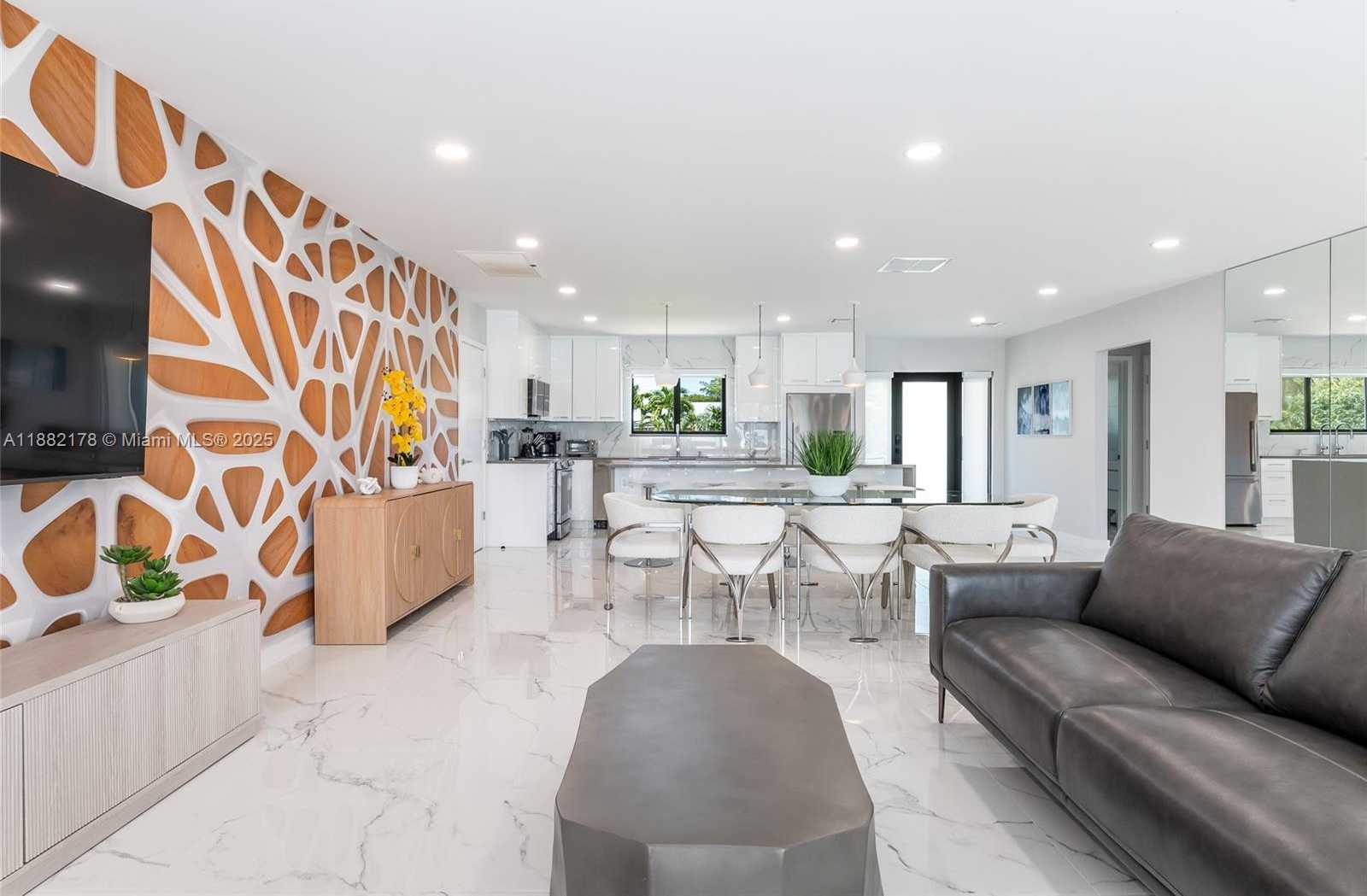 Small Image of 21230 NORTH EAST 25TH CT, Miami Number 10
