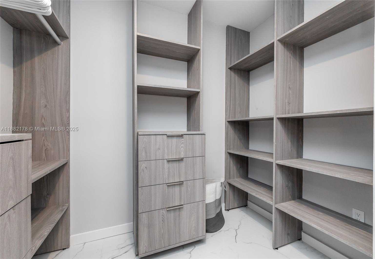 Small Image of 21230 NORTH EAST 25TH CT, Miami Number 23
