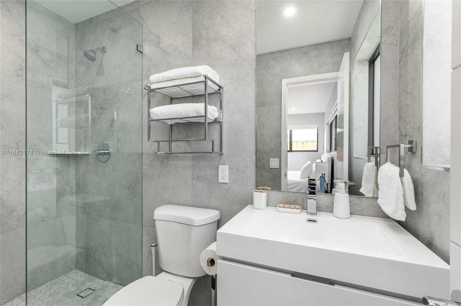 Small Image of 21230 NORTH EAST 25TH CT, Miami Number 28