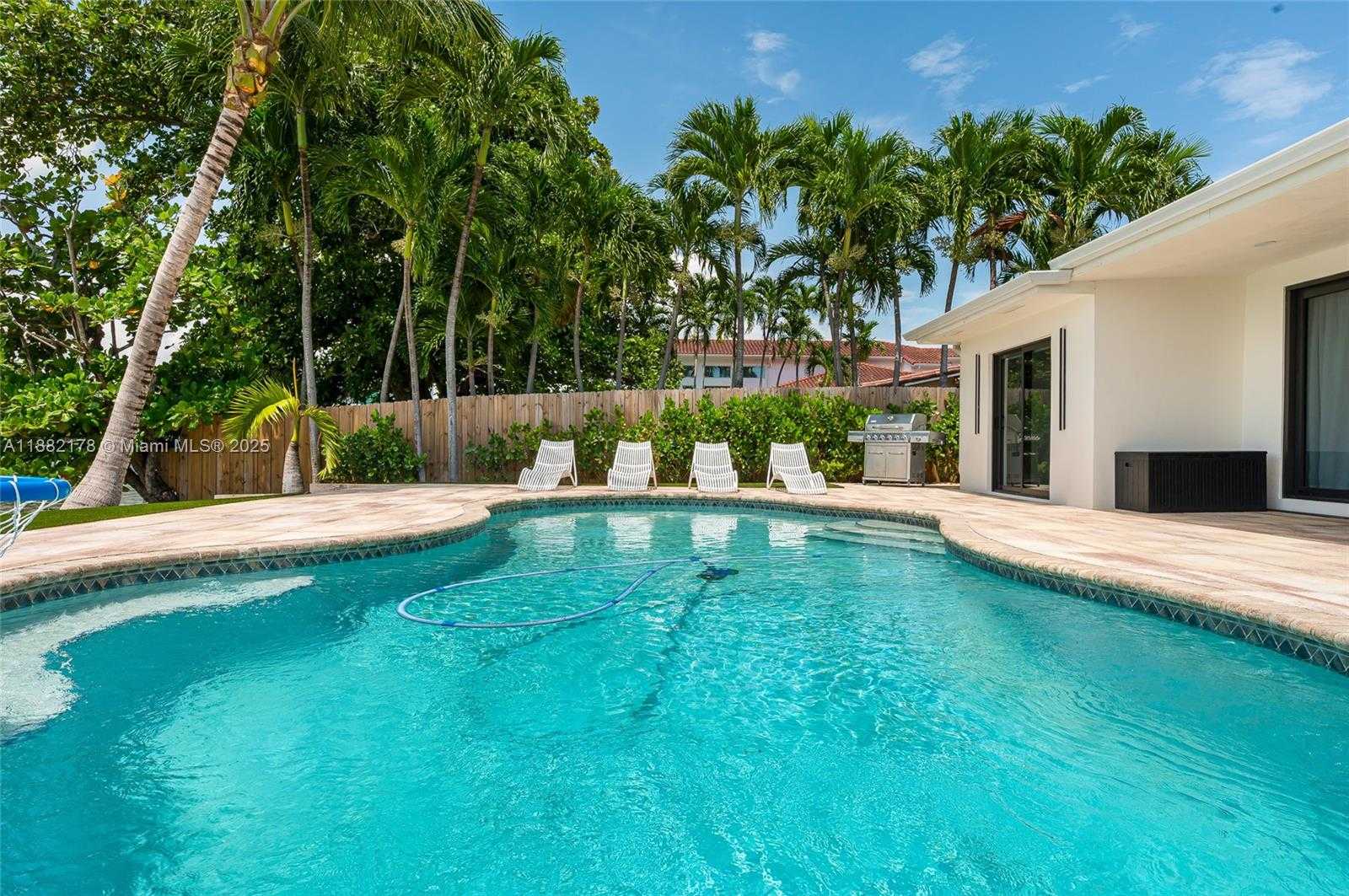 Small Image of 21230 NORTH EAST 25TH CT, Miami Number 40