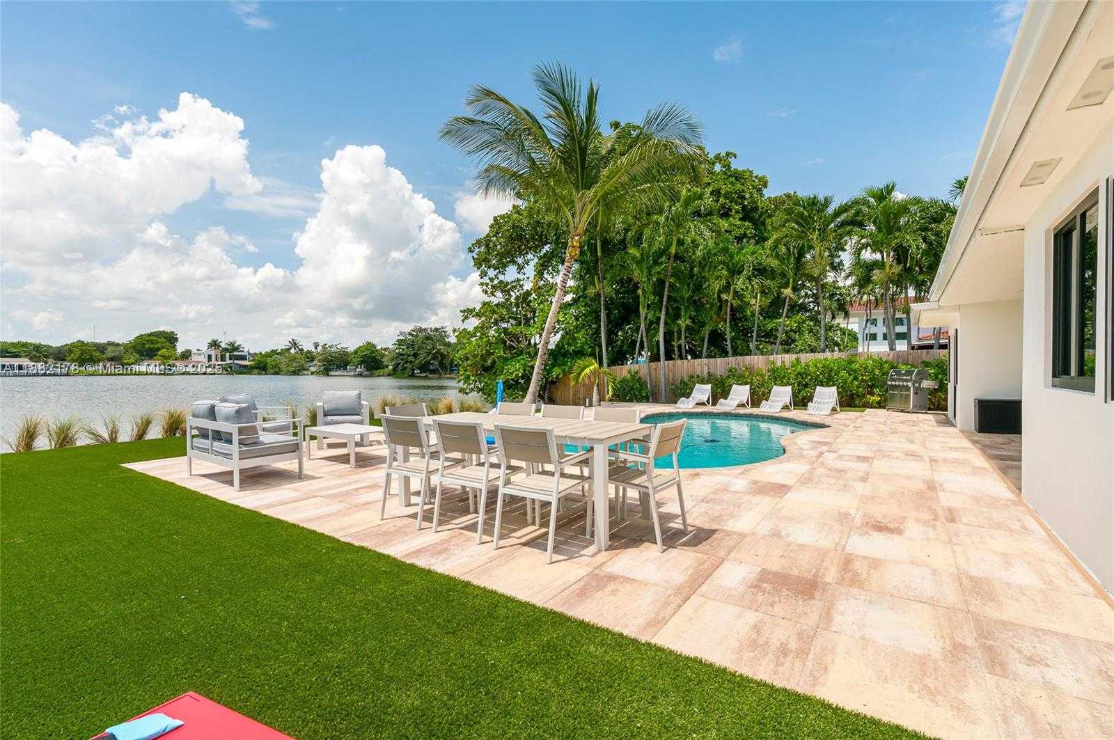 Small Image of 21230 NORTH EAST 25TH CT, Miami Number 42
