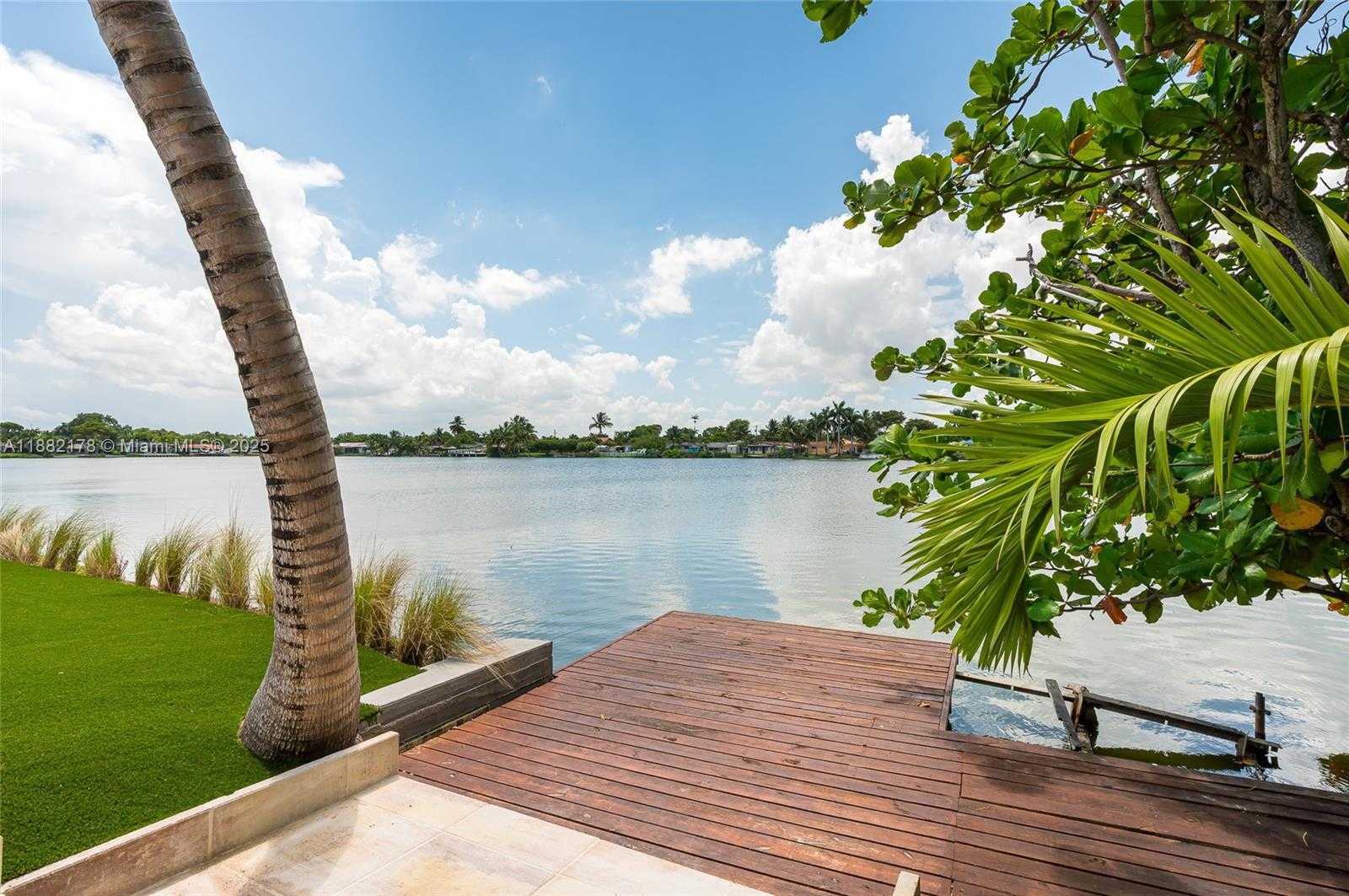 Small Image of 21230 NORTH EAST 25TH CT, Miami Number 46