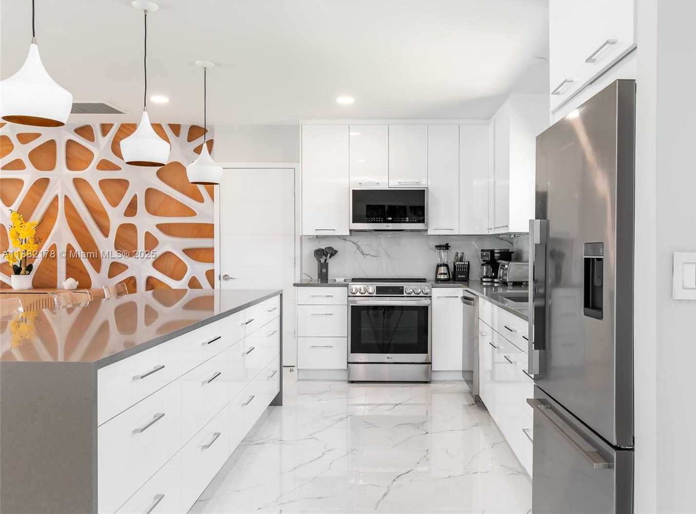 Small Image of 21230 NORTH EAST 25TH CT, Miami Number 5