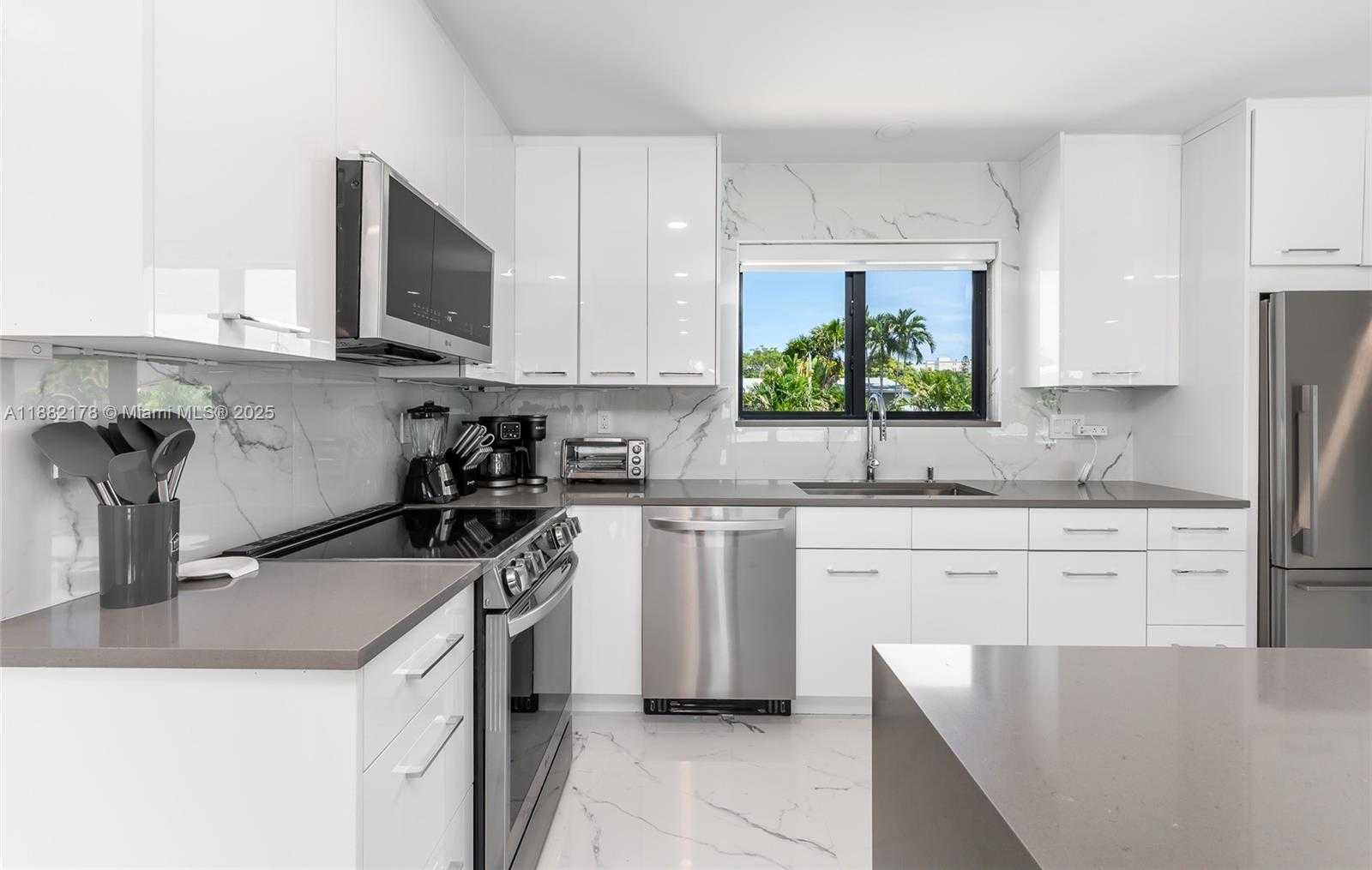 Small Image of 21230 NORTH EAST 25TH CT, Miami Number 6
