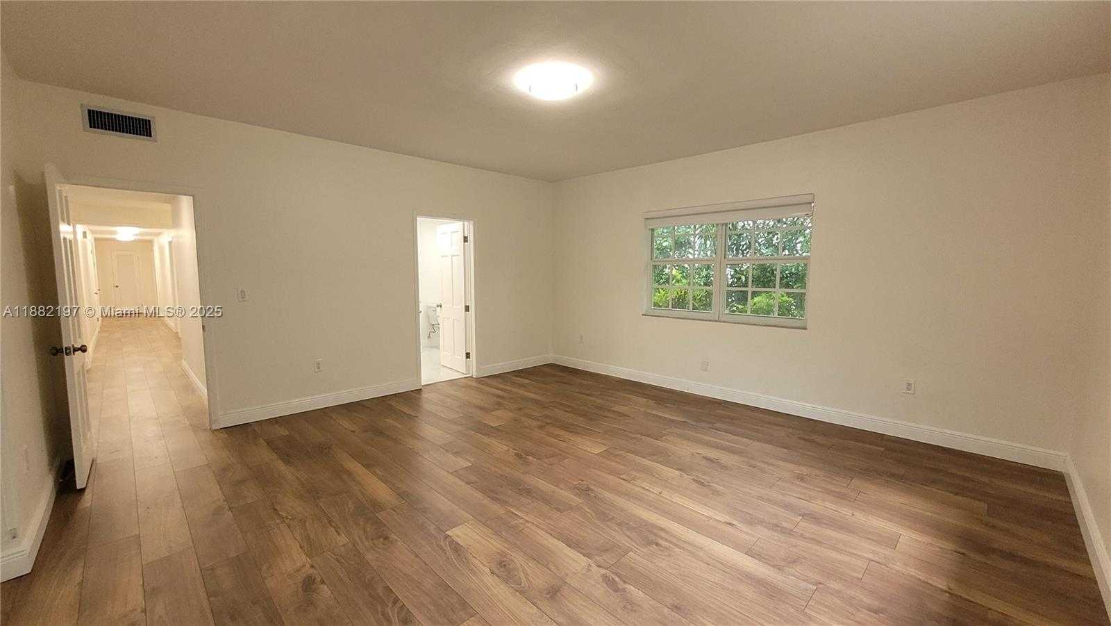 Small Image of 4850 UNIVERSITY DR #4850, Coral Gables Number 10