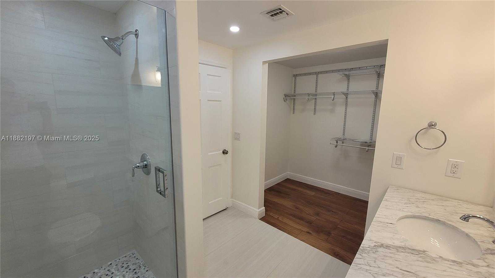 Small Image of 4850 UNIVERSITY DR #4850, Coral Gables Number 12