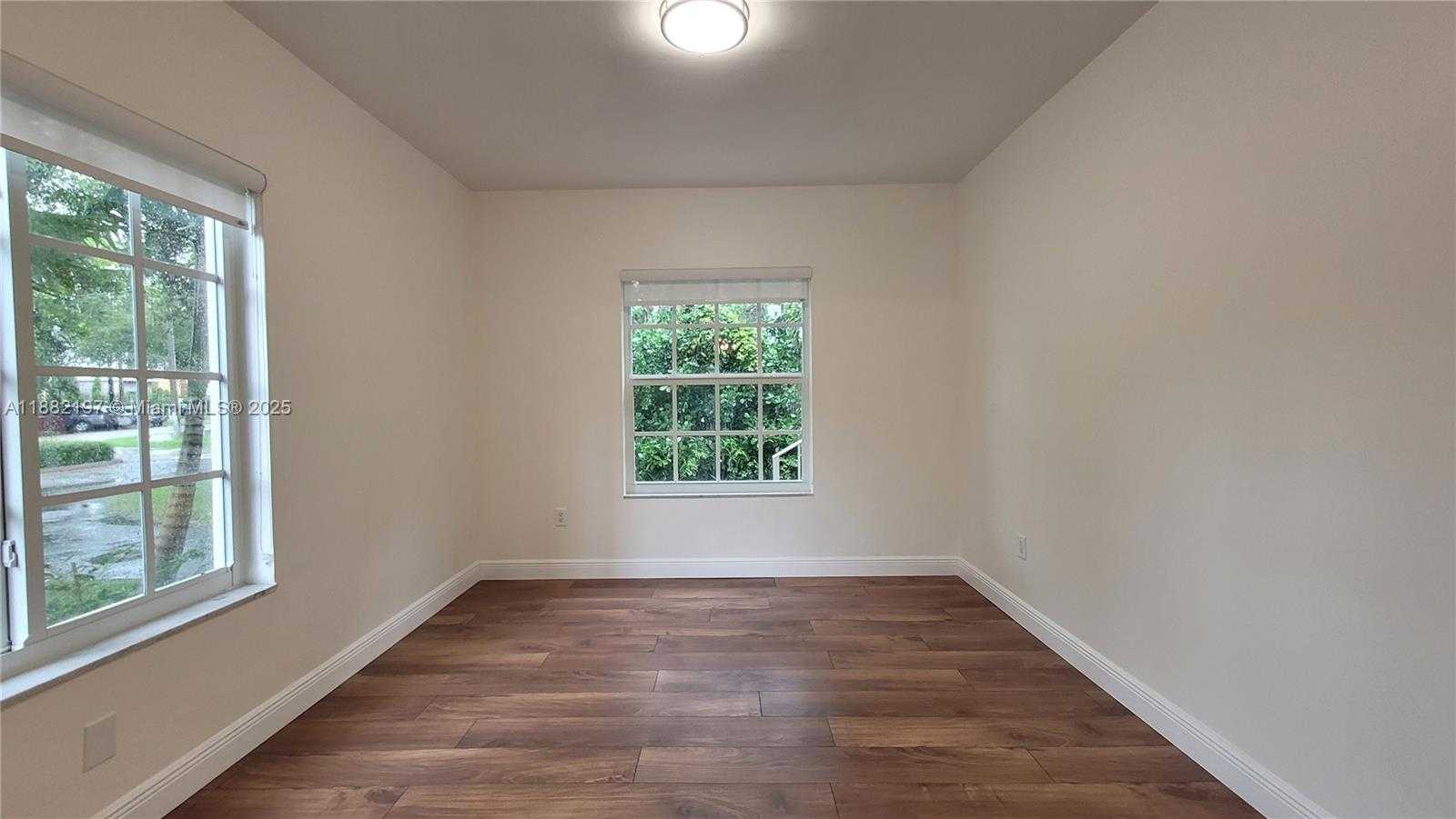 Small Image of 4850 UNIVERSITY DR #4850, Coral Gables Number 16