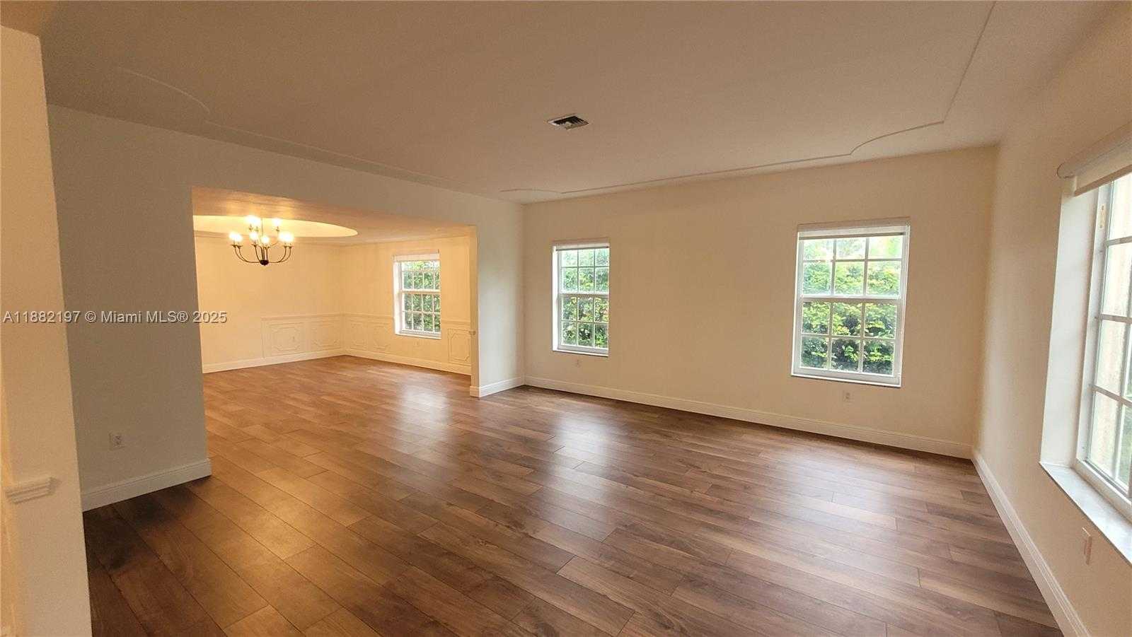 Small Image of 4850 UNIVERSITY DR #4850, Coral Gables Number 5