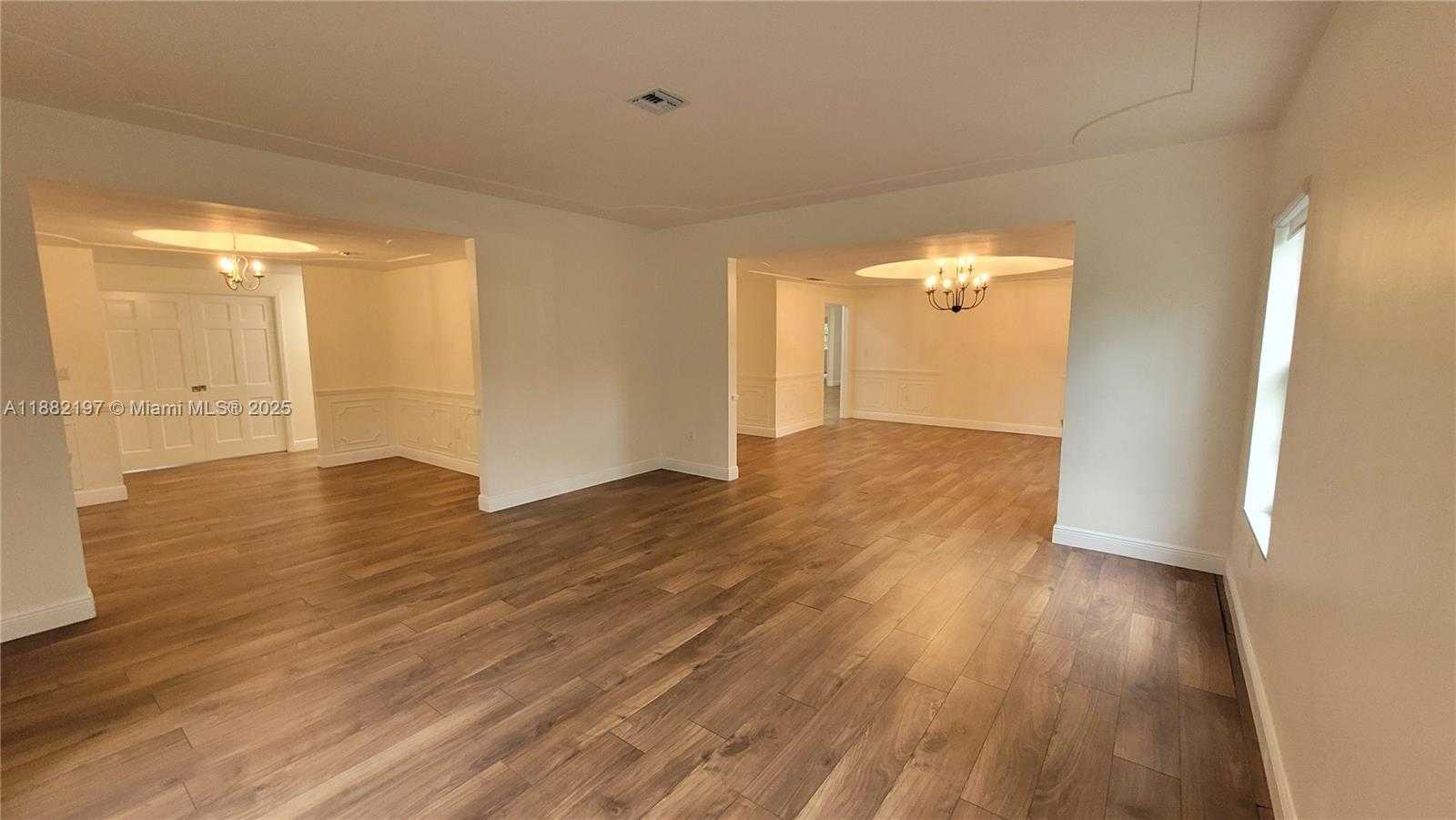 Small Image of 4850 UNIVERSITY DR #4850, Coral Gables Number 6