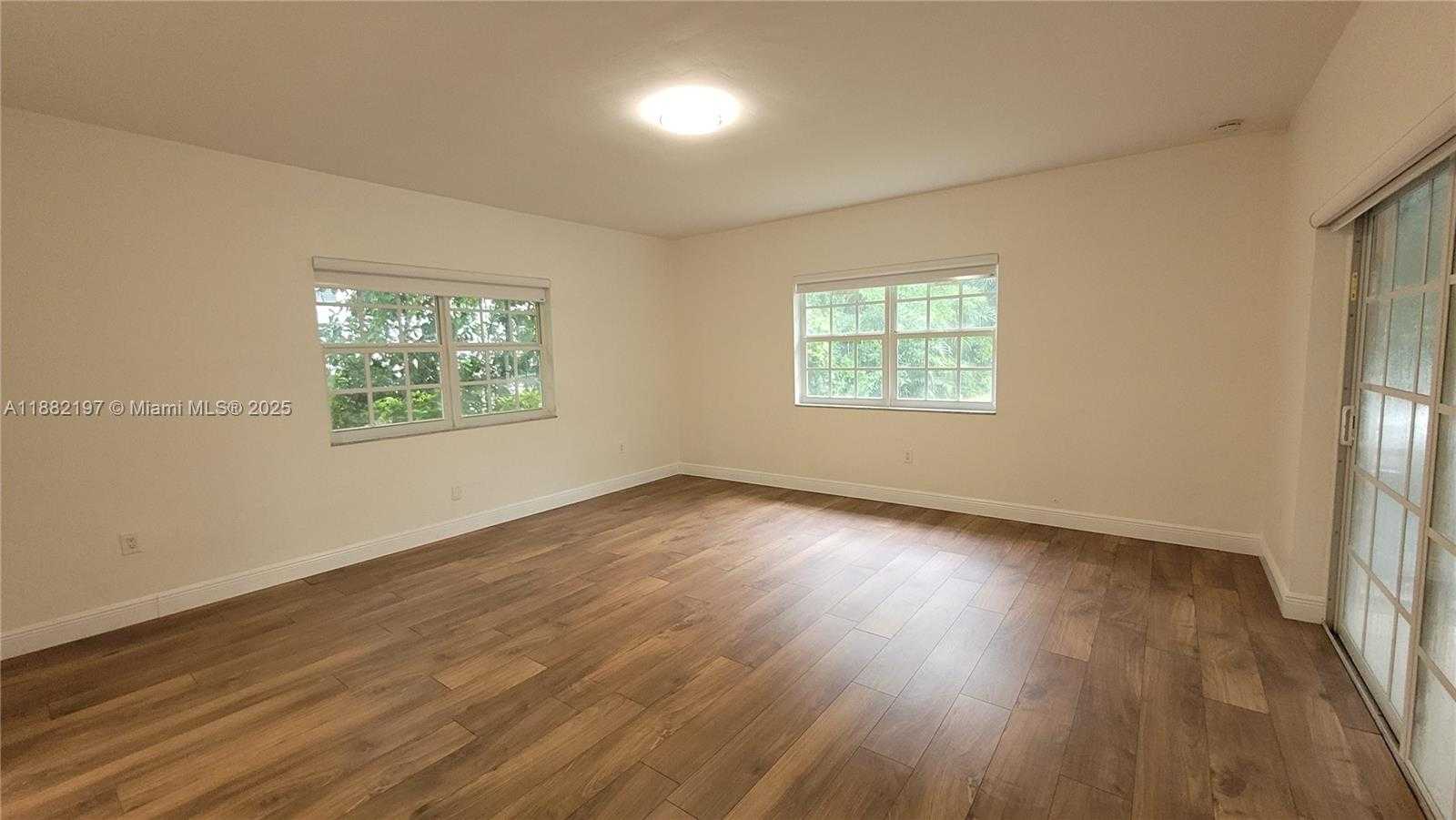 Small Image of 4850 UNIVERSITY DR #4850, Coral Gables Number 9