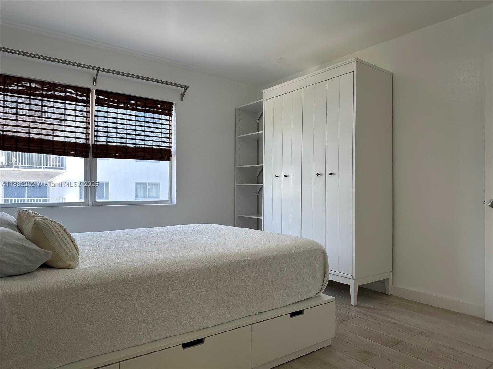 Small Image of 1130 11TH ST #4D, Miami Beach Number 16
