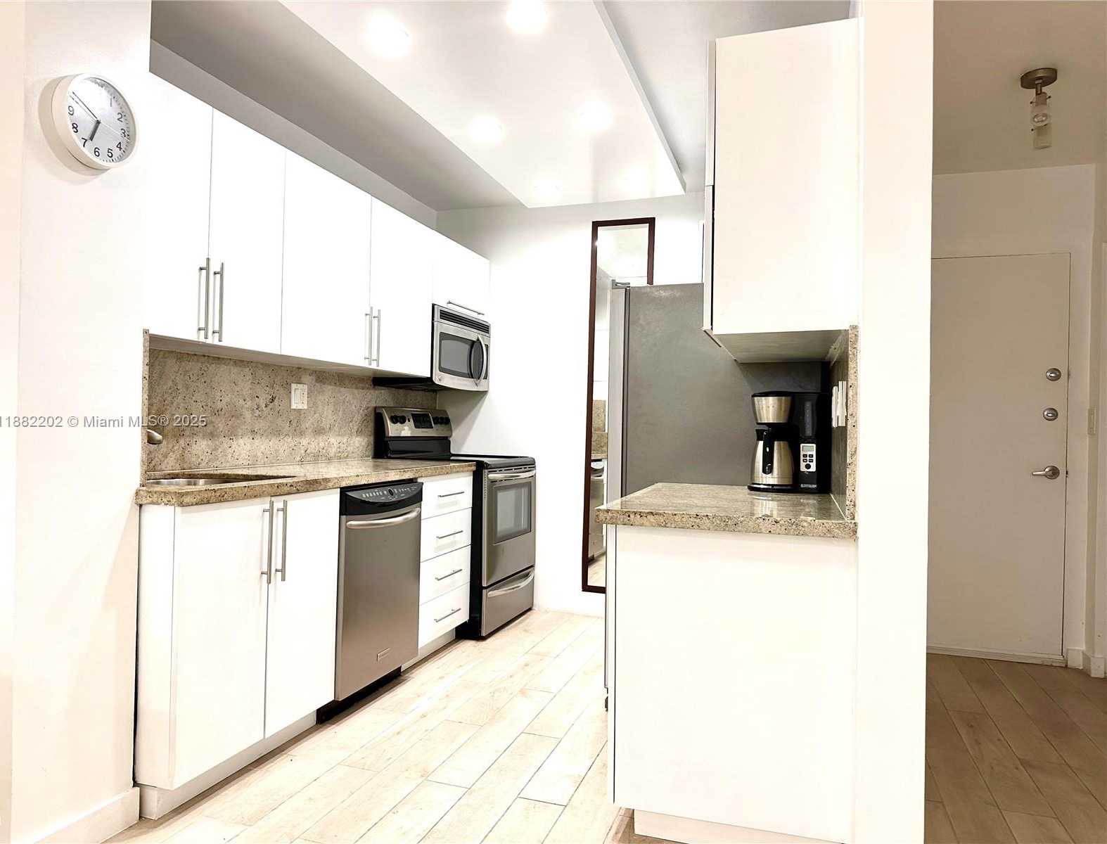 Small Image of 1130 11TH ST #4D, Miami Beach Number 3