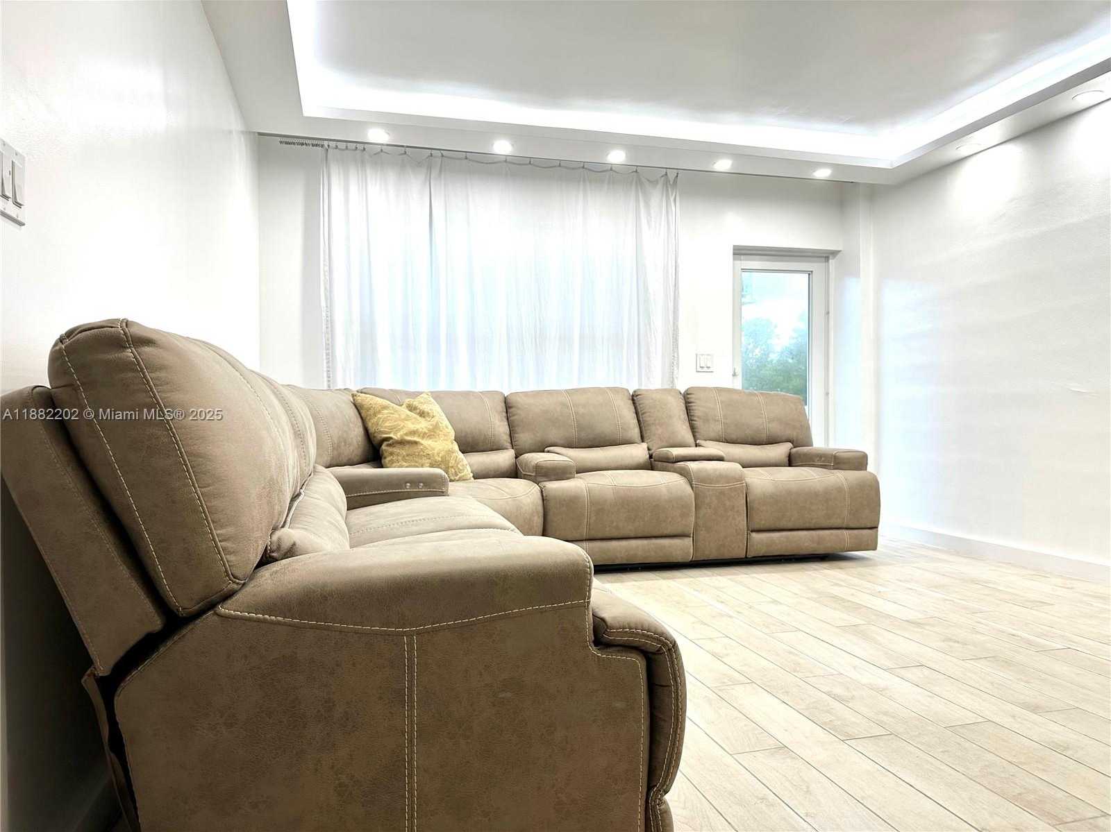 Small Image of 1130 11TH ST #4D, Miami Beach Number 4