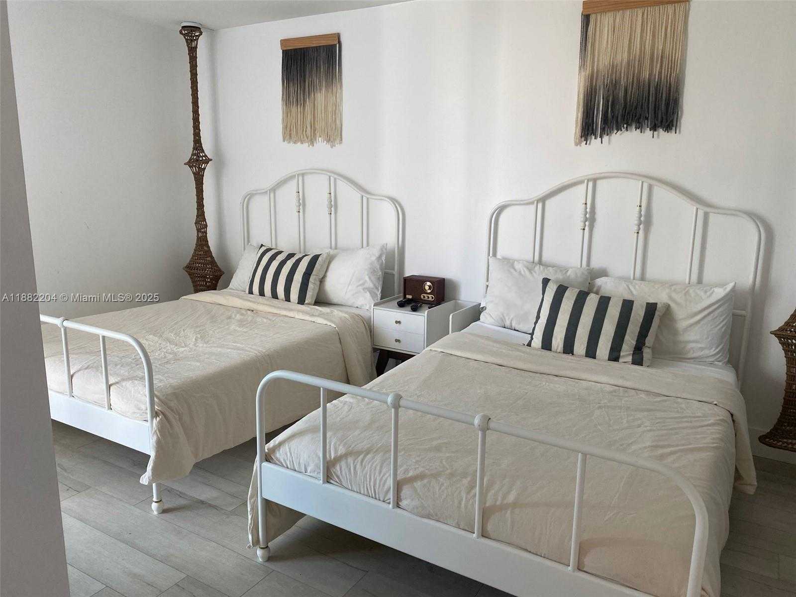 Small Image of 5880 COLLINS AVE #902, Miami Beach Number 11