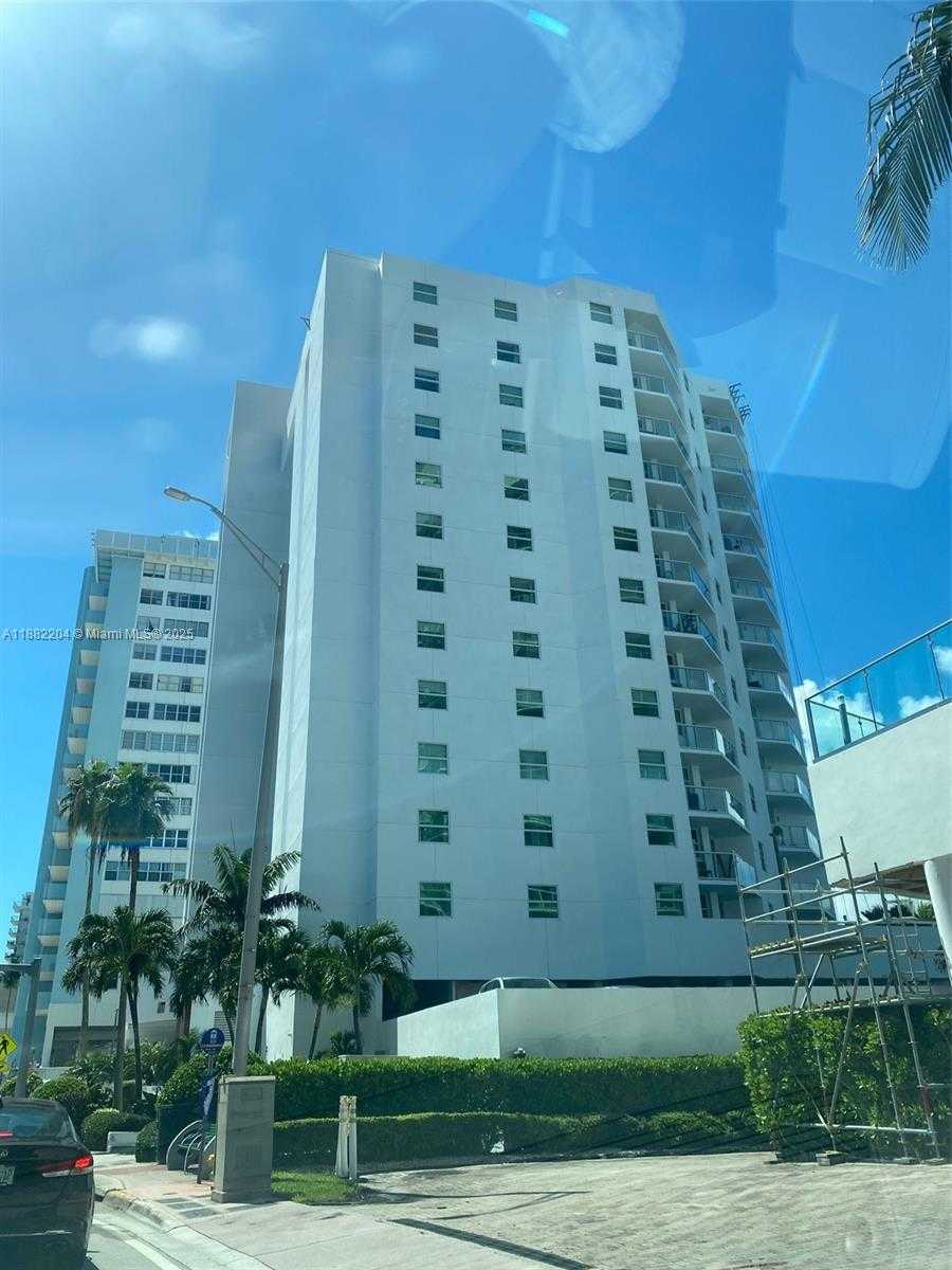 Small Image of 5880 COLLINS AVE #902, Miami Beach Number 17