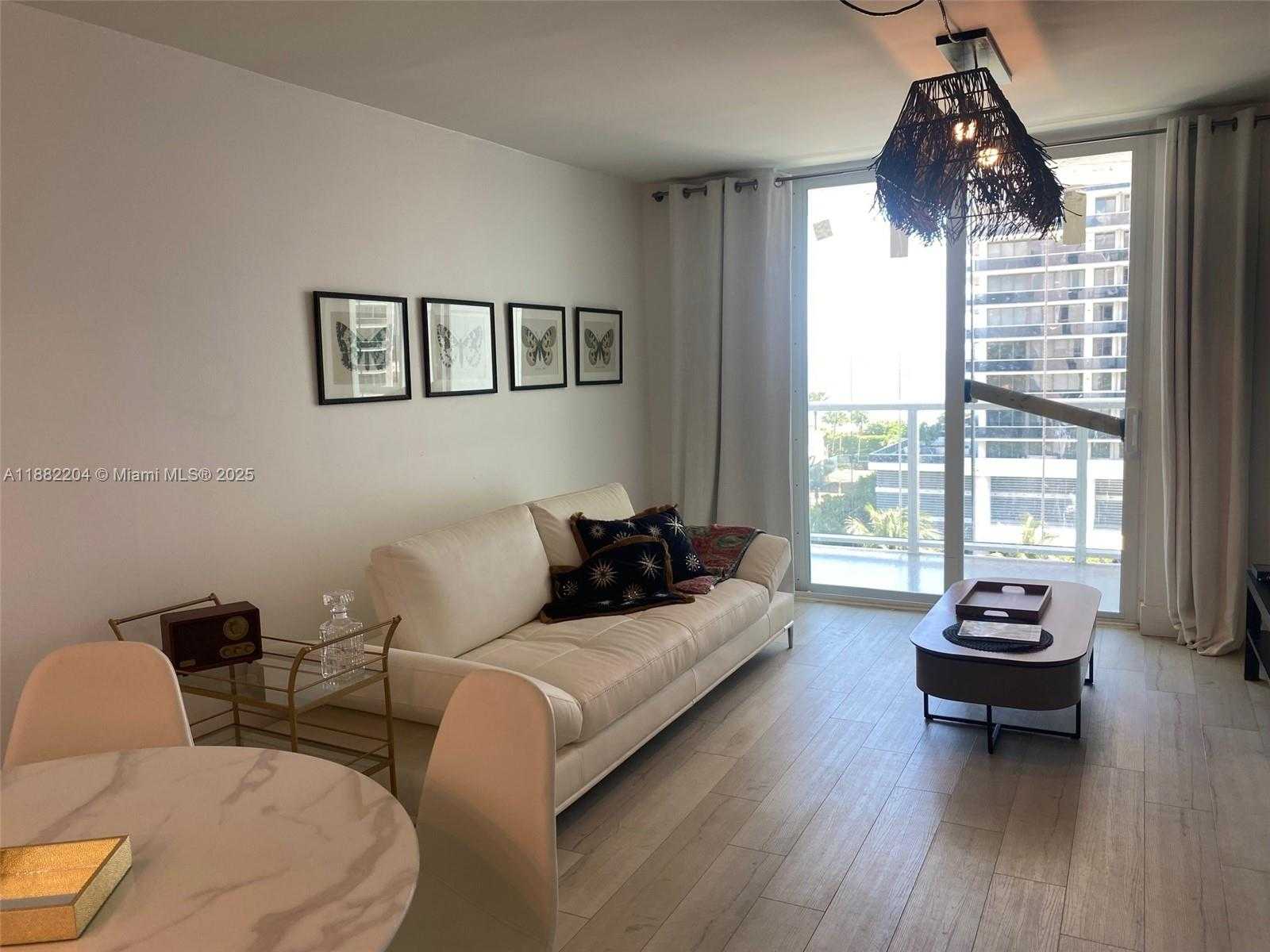 Small Image of 5880 COLLINS AVE #902, Miami Beach Number 7