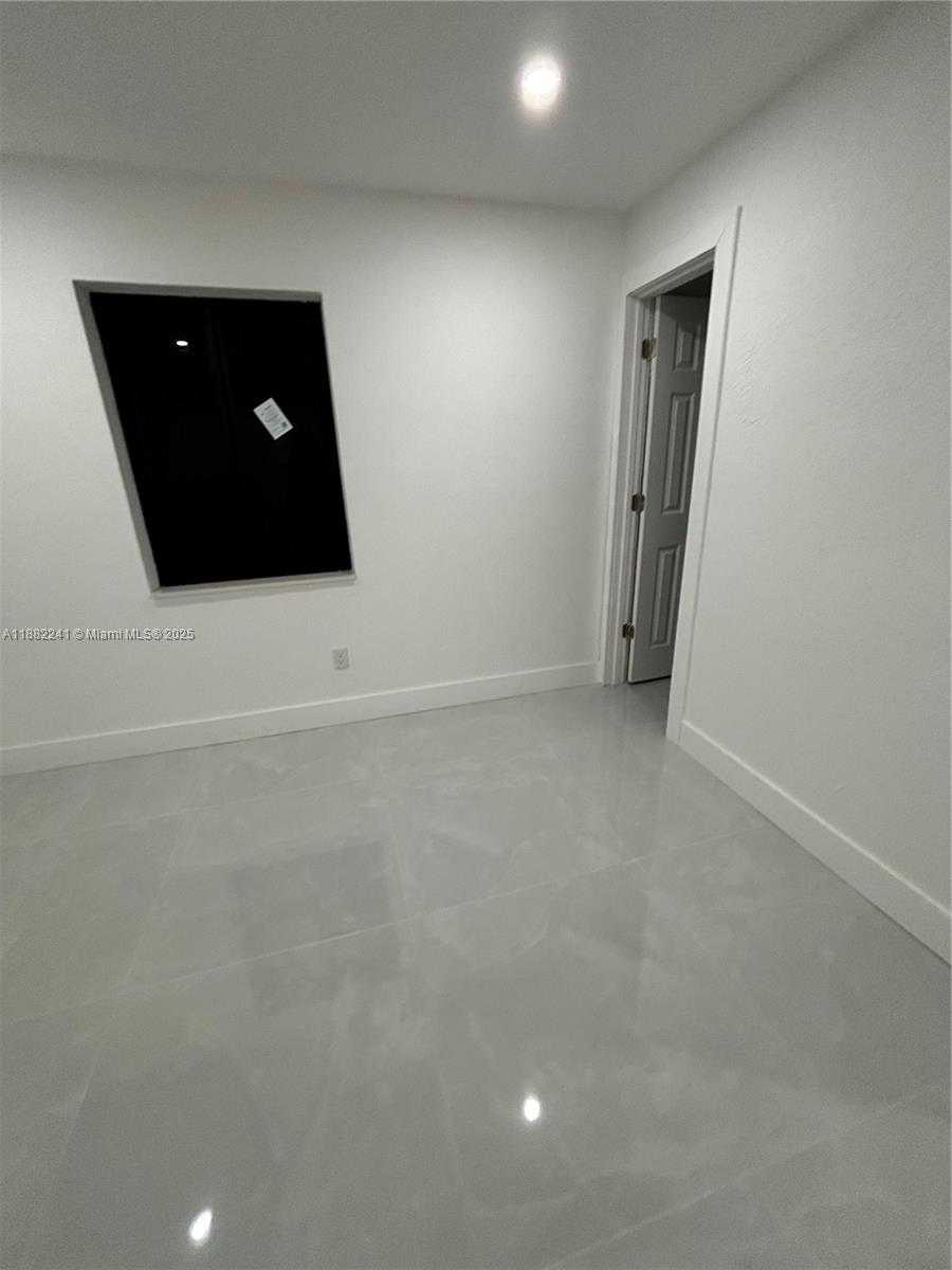 Small Image of 6813 SOUTH WEST 10TH CT, Pembroke Pines Number 13