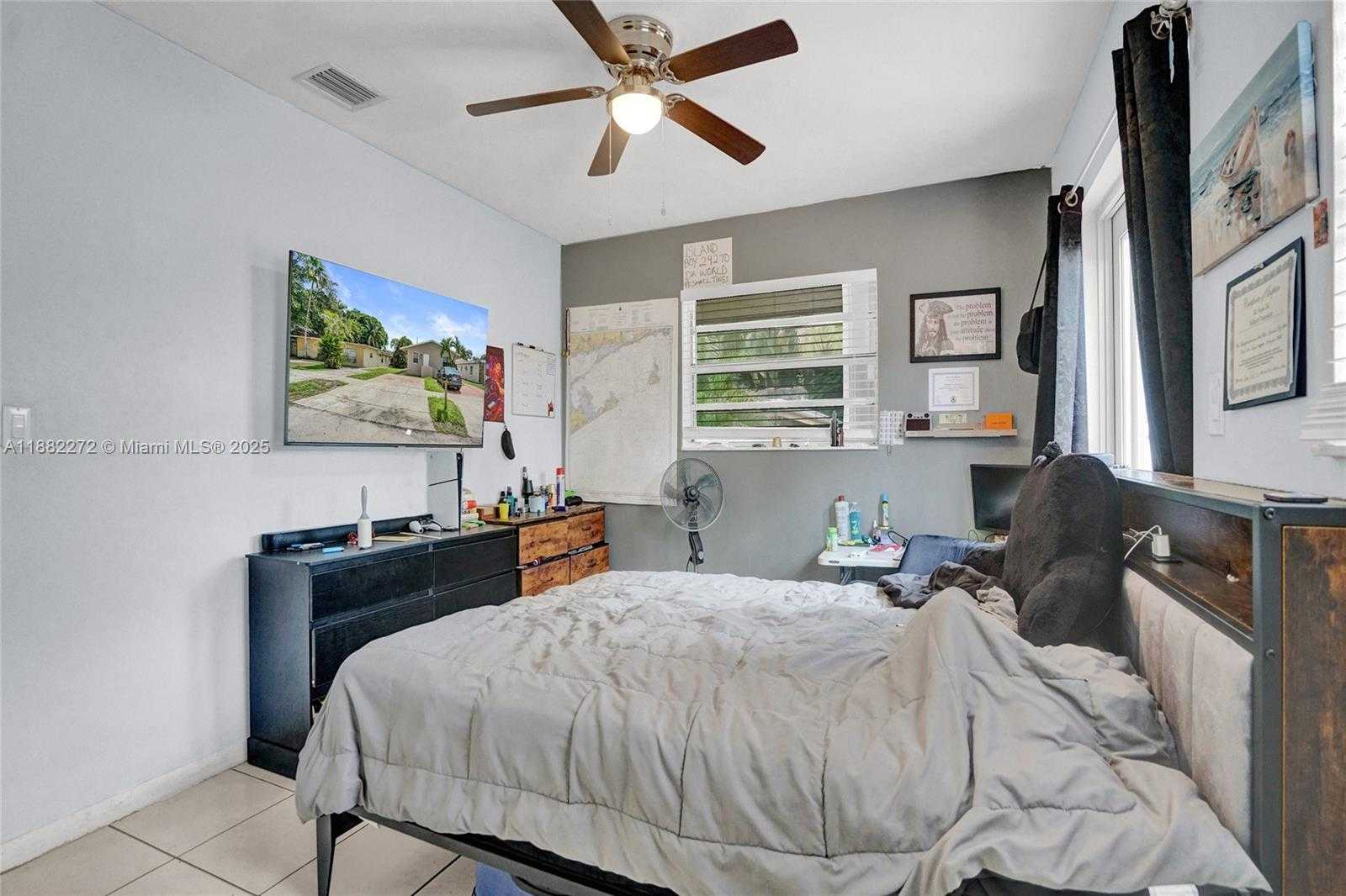 Small Image of 5606 HAYES ST #2, Hollywood Number 9