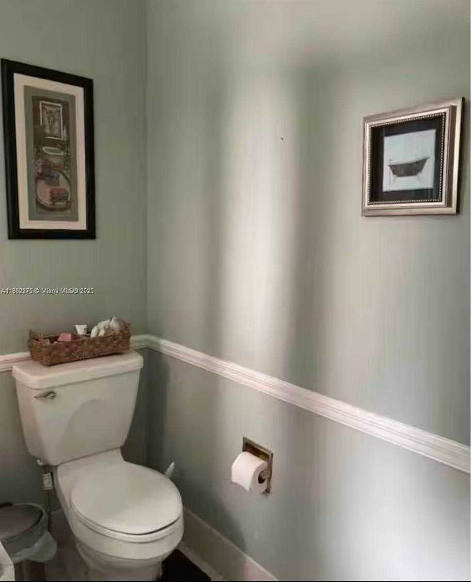 Small Image of 2957 MYRTLE OAK CIR, Davie Number 17
