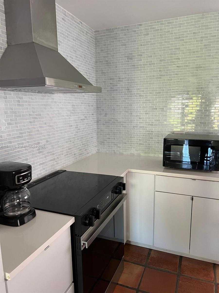 Small Image of 2957 MYRTLE OAK CIR, Davie Number 5
