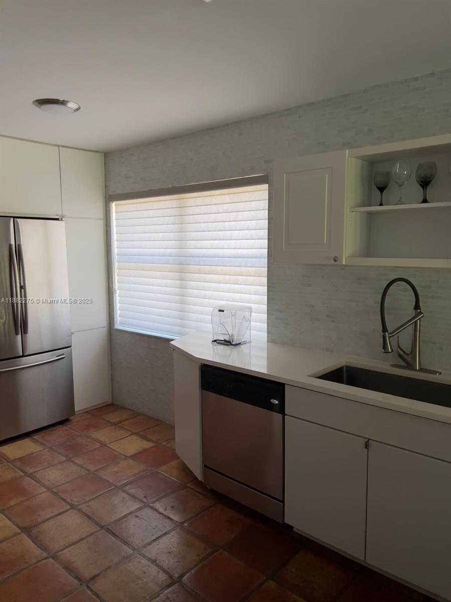 Small Image of 2957 MYRTLE OAK CIR, Davie Number 9