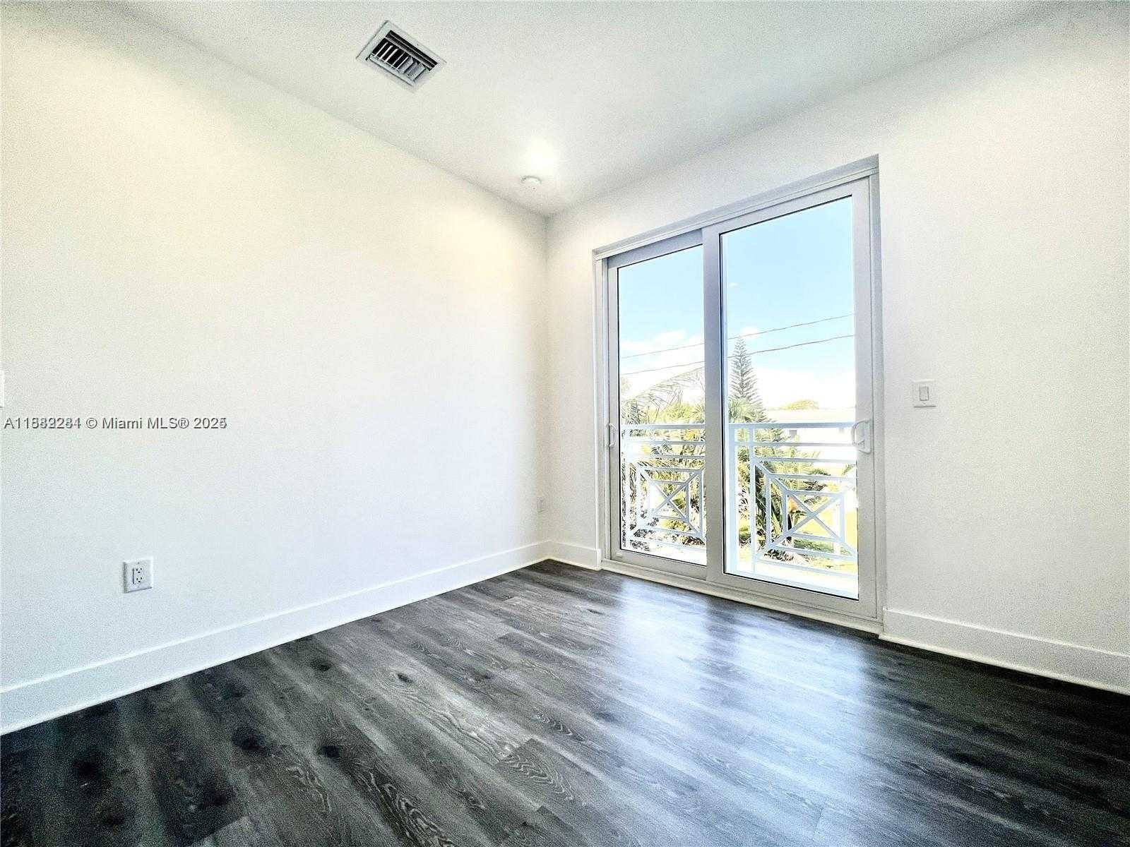 Small Image of 1602 HAYES ST, Hollywood Number 10