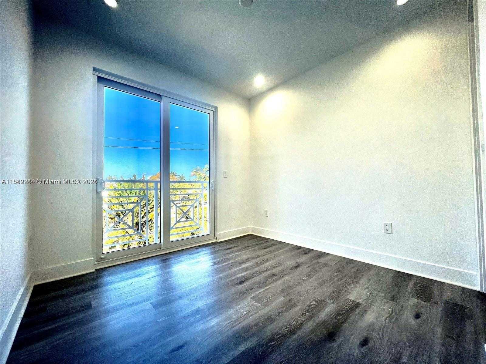 Small Image of 1602 HAYES ST, Hollywood Number 13