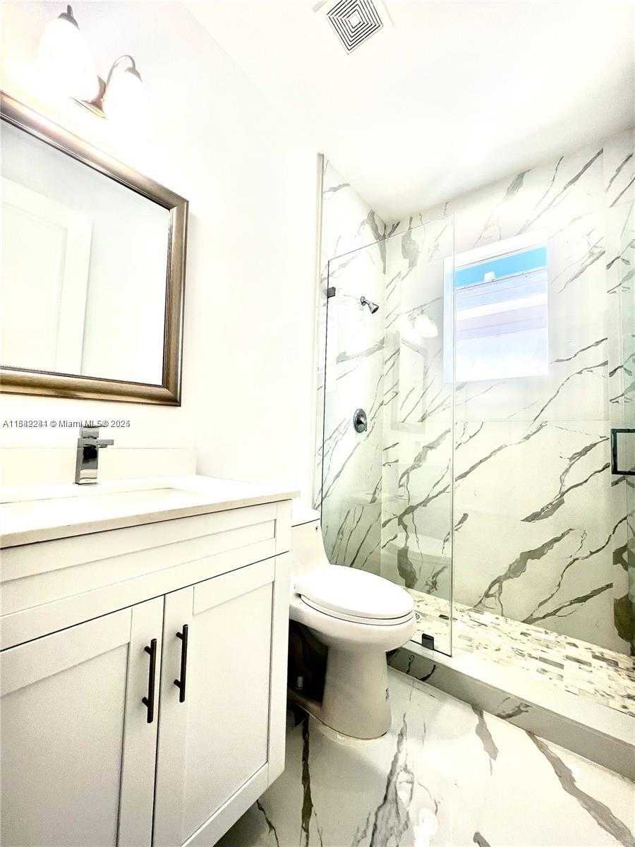 Small Image of 1602 HAYES ST, Hollywood Number 14