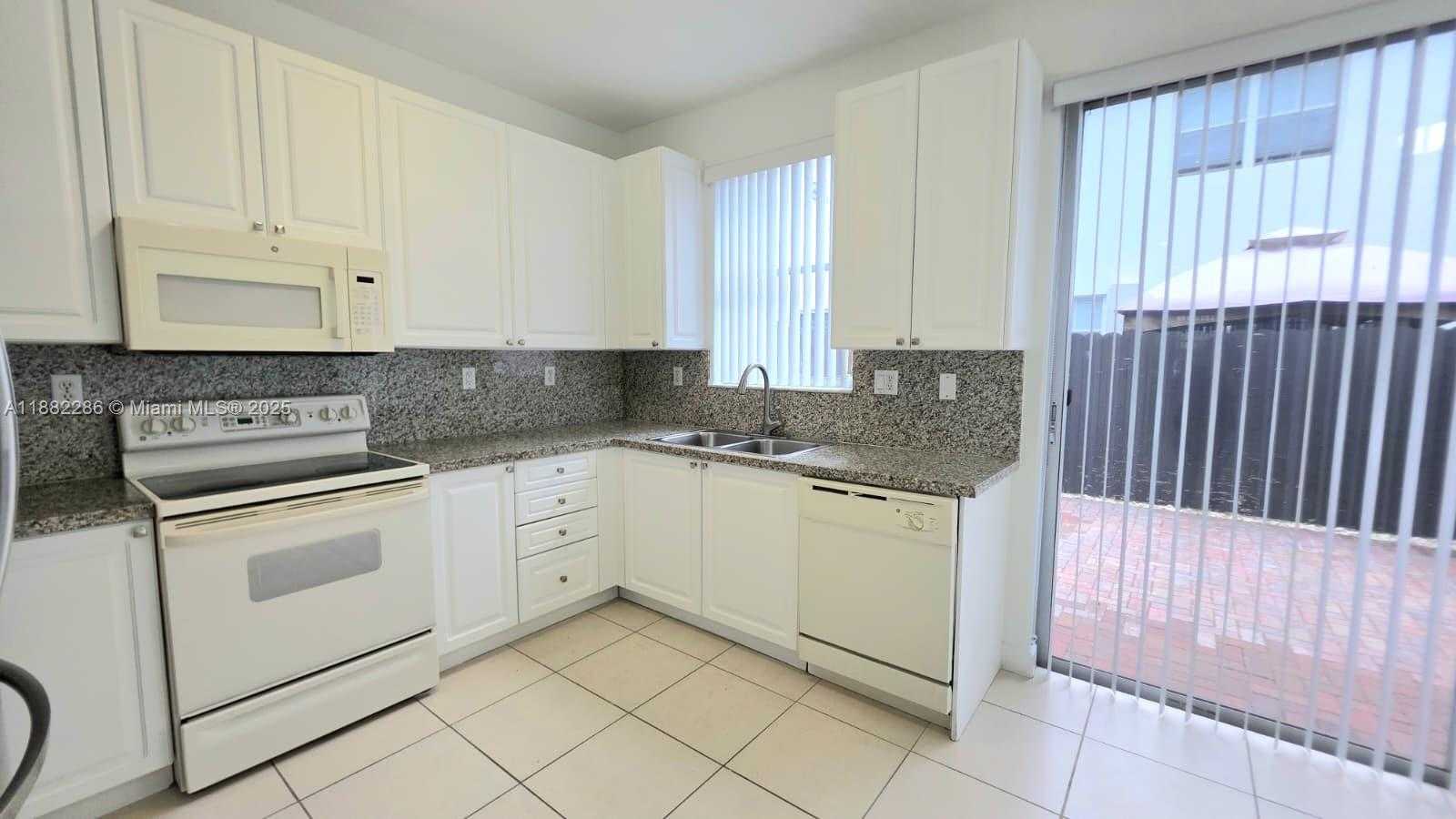 Small Image of 5570 NORTH WEST 107TH AVE #902, Doral Number 10