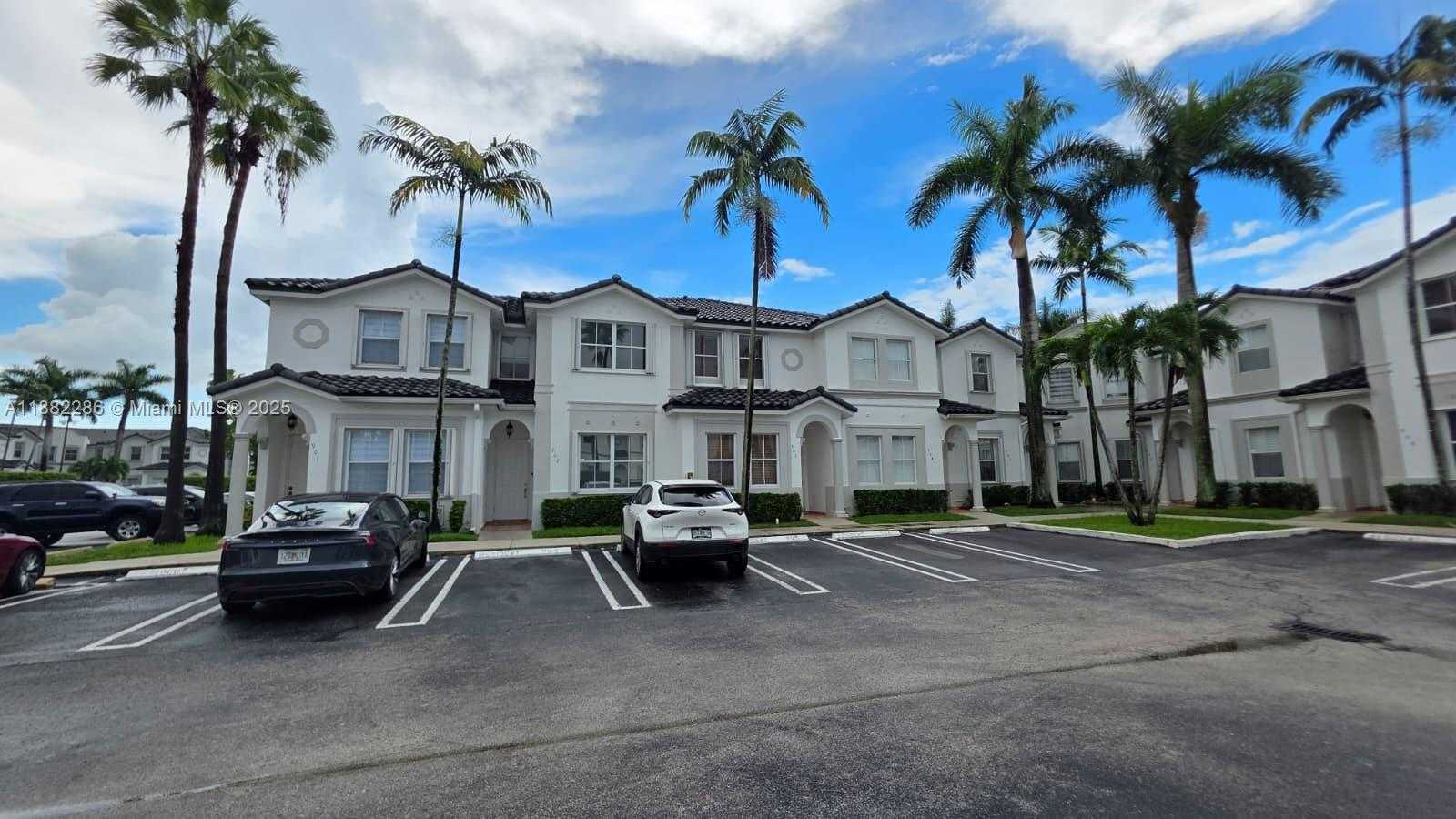 Small Image of 5570 NORTH WEST 107TH AVE #902, Doral Number 2