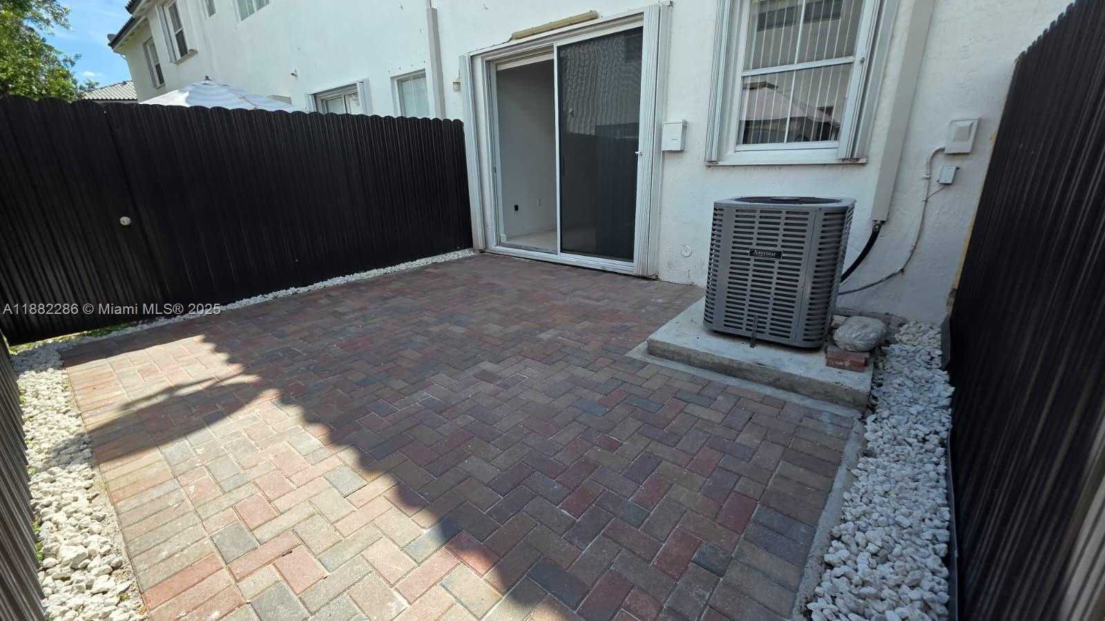 Small Image of 5570 NORTH WEST 107TH AVE #902, Doral Number 21
