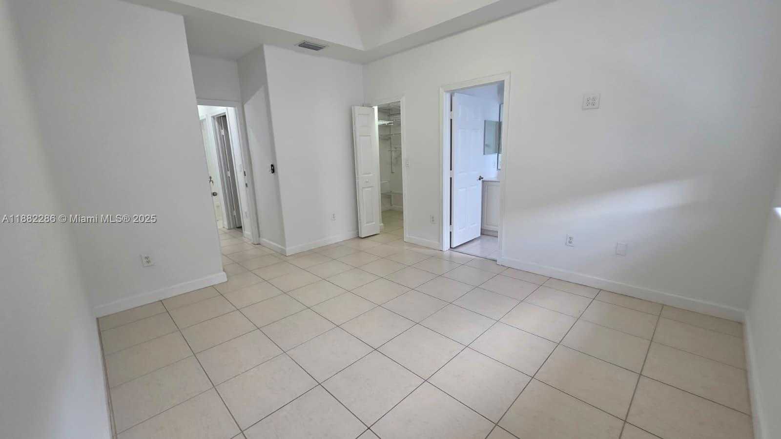Small Image of 5570 NORTH WEST 107TH AVE #902, Doral Number 26